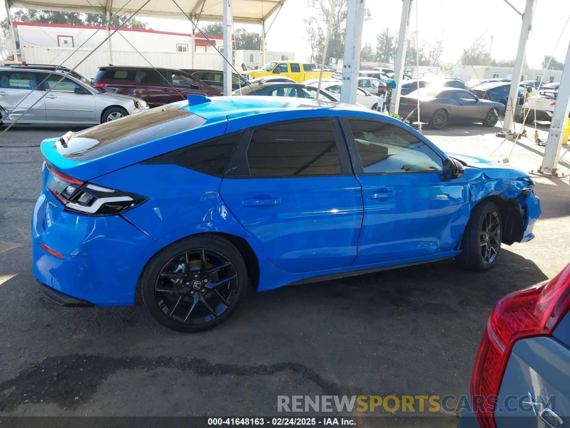 13 fotografías del automóvil dañado 19XFL4H84SE005411 HONDA CIVIC  HYBRID 2025