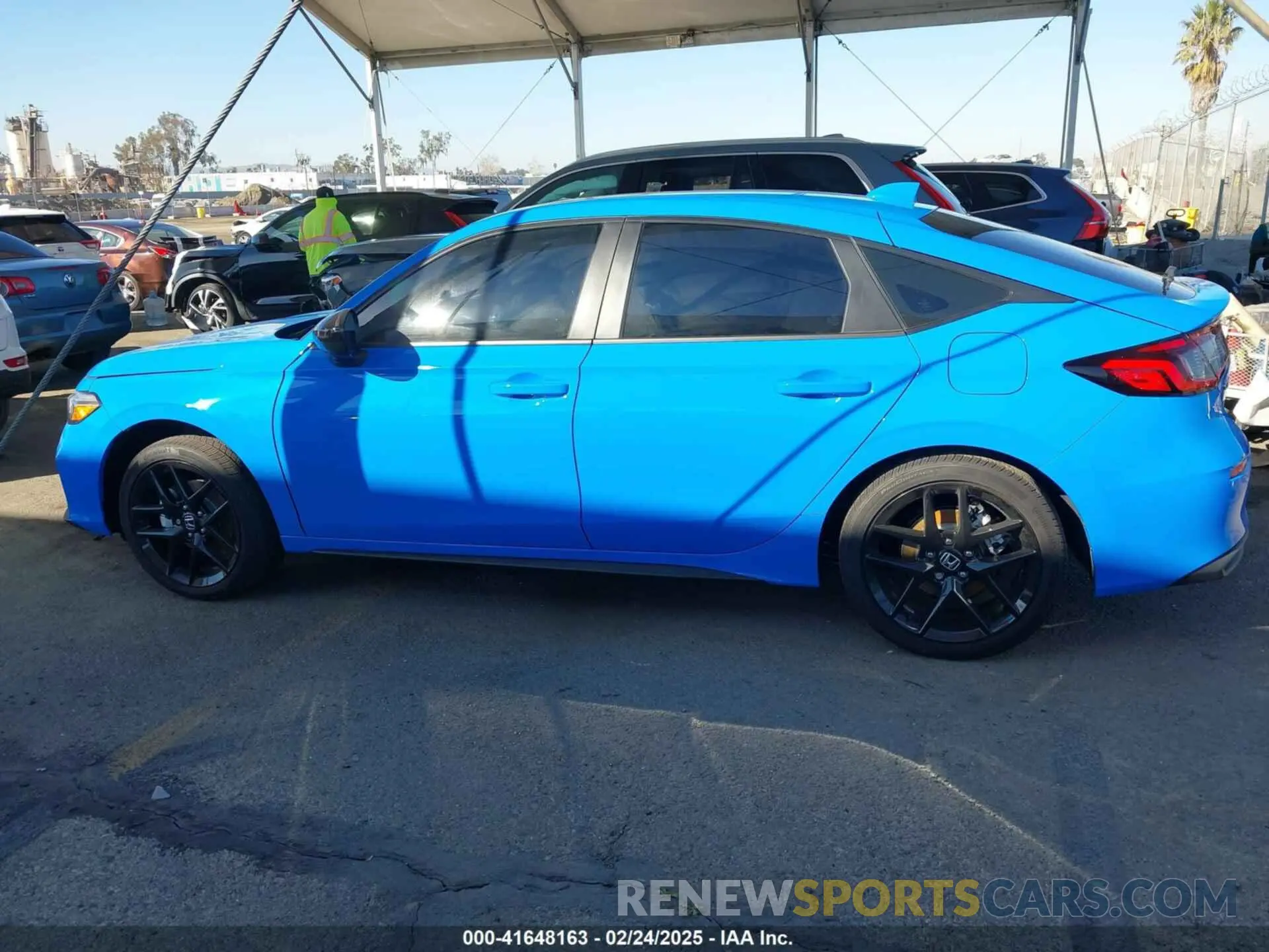 14 fotografías del automóvil dañado 19XFL4H84SE005411 HONDA CIVIC  HYBRID 2025