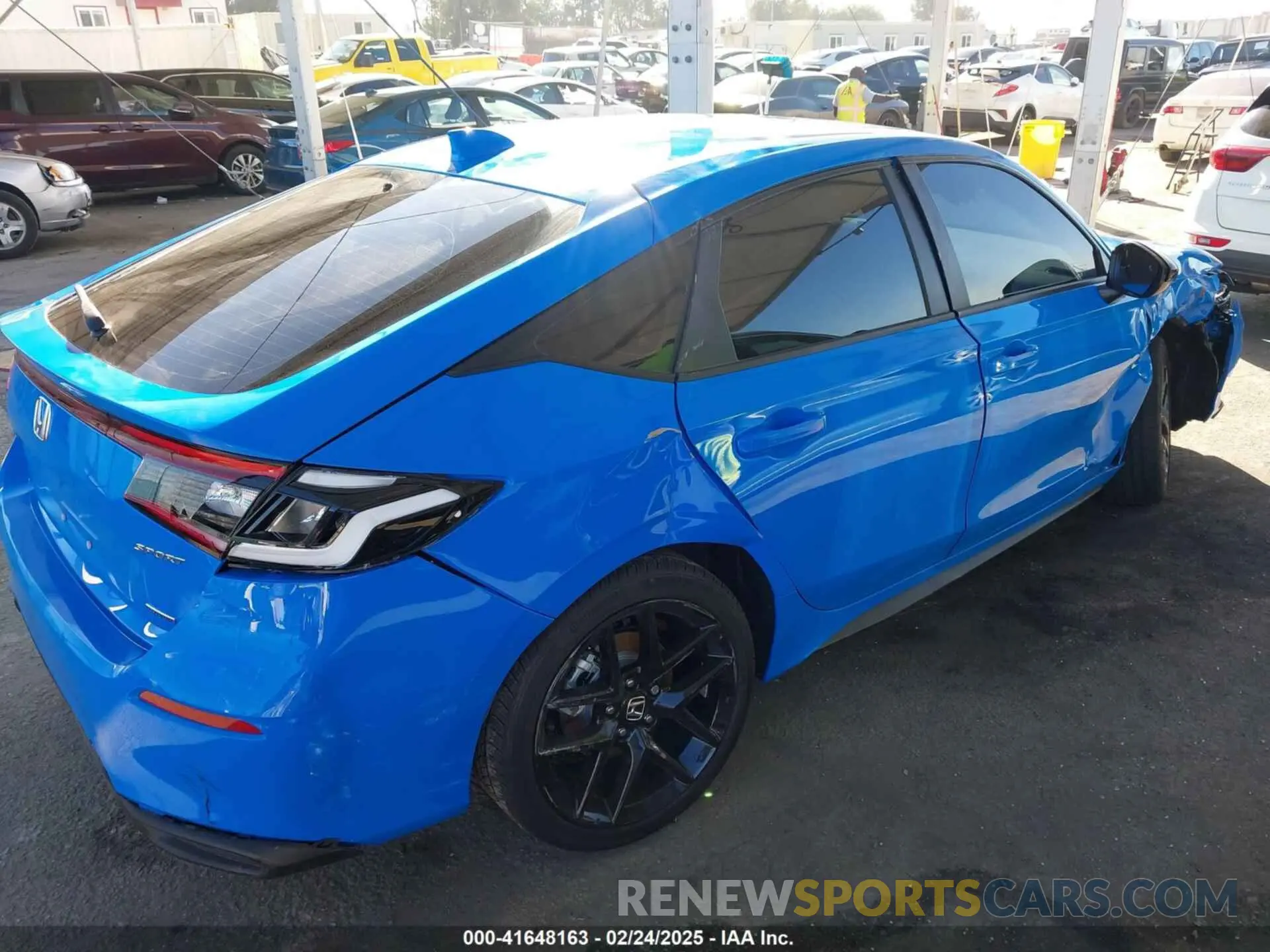 17 fotografías del automóvil dañado 19XFL4H84SE005411 HONDA CIVIC  HYBRID 2025