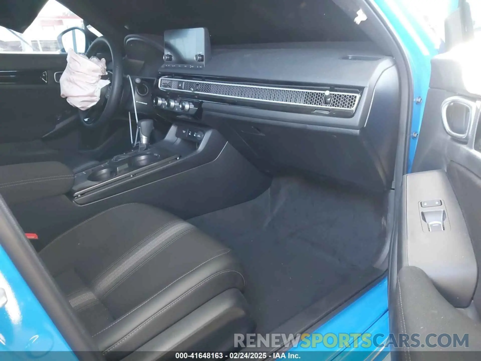 5 fotografías del automóvil dañado 19XFL4H84SE005411 HONDA CIVIC  HYBRID 2025