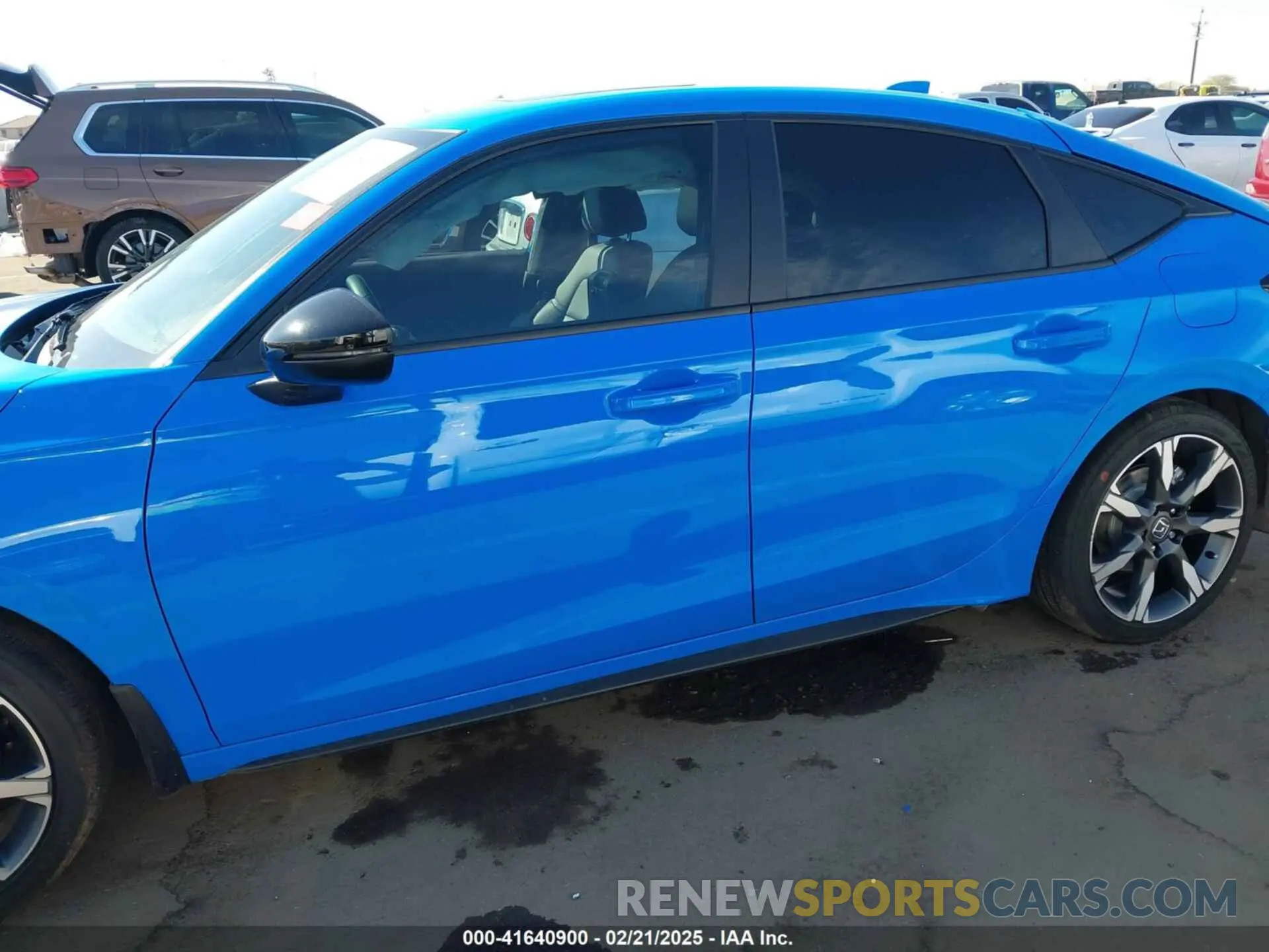 14 fotografías del automóvil dañado 19XFL4H95SE006866 HONDA CIVIC  HYBRID 2025