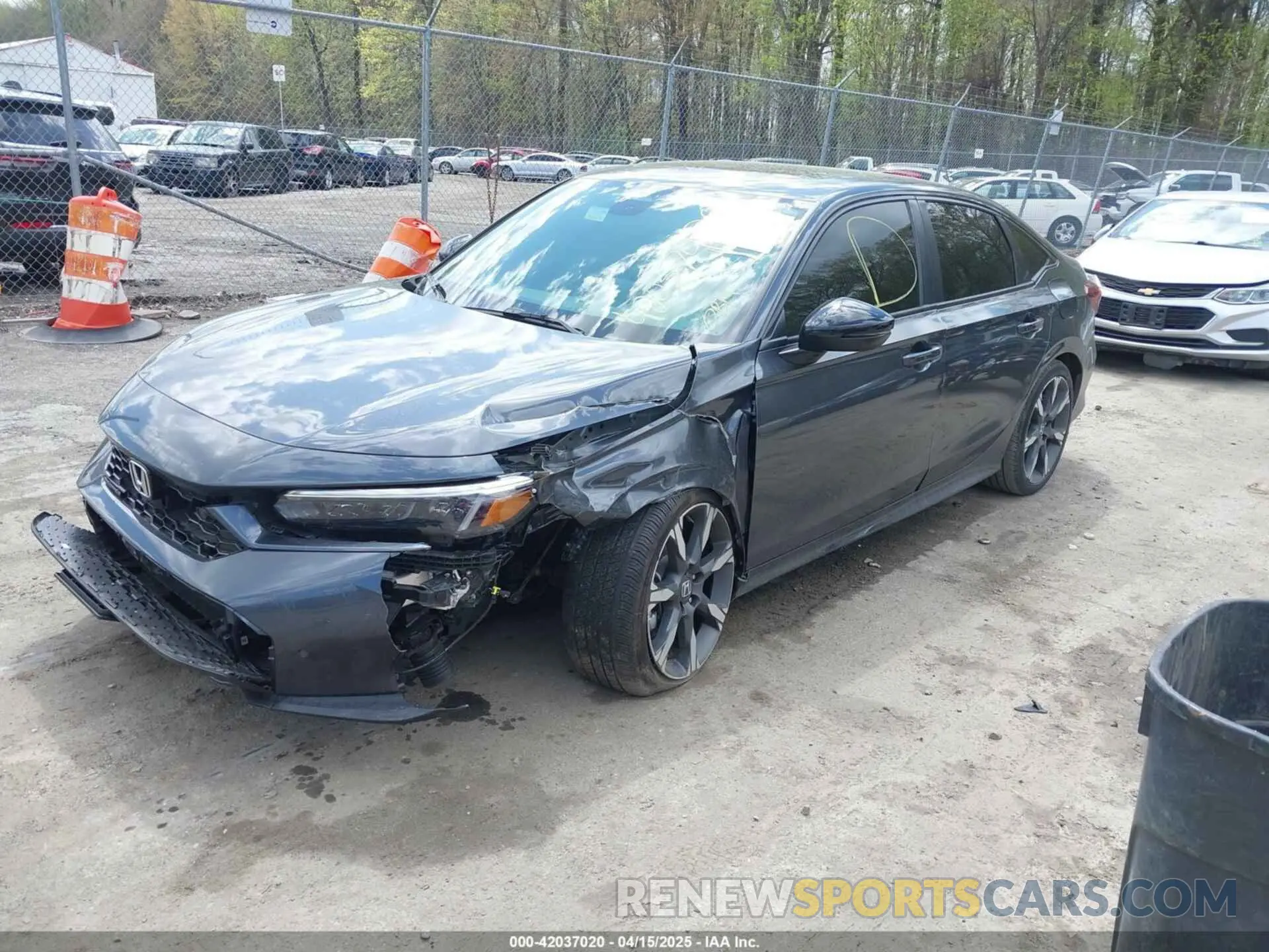 2 fotografías del automóvil dañado 2HGFE4F84SH302357 HONDA CIVIC  HYBRID 2025