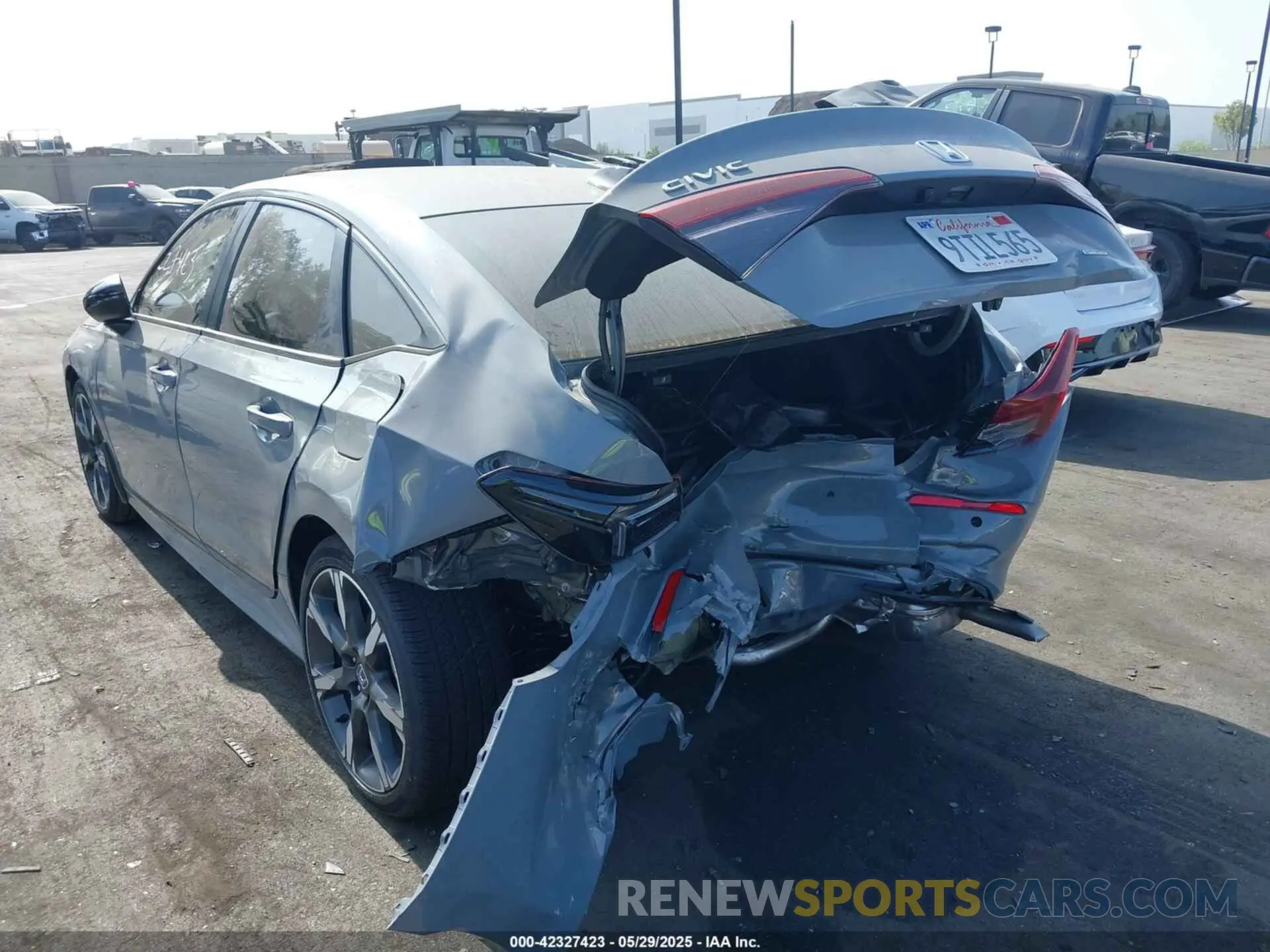 3 fotografías del automóvil dañado 2HGFE4F84SH339070 HONDA CIVIC HYBRID 2025