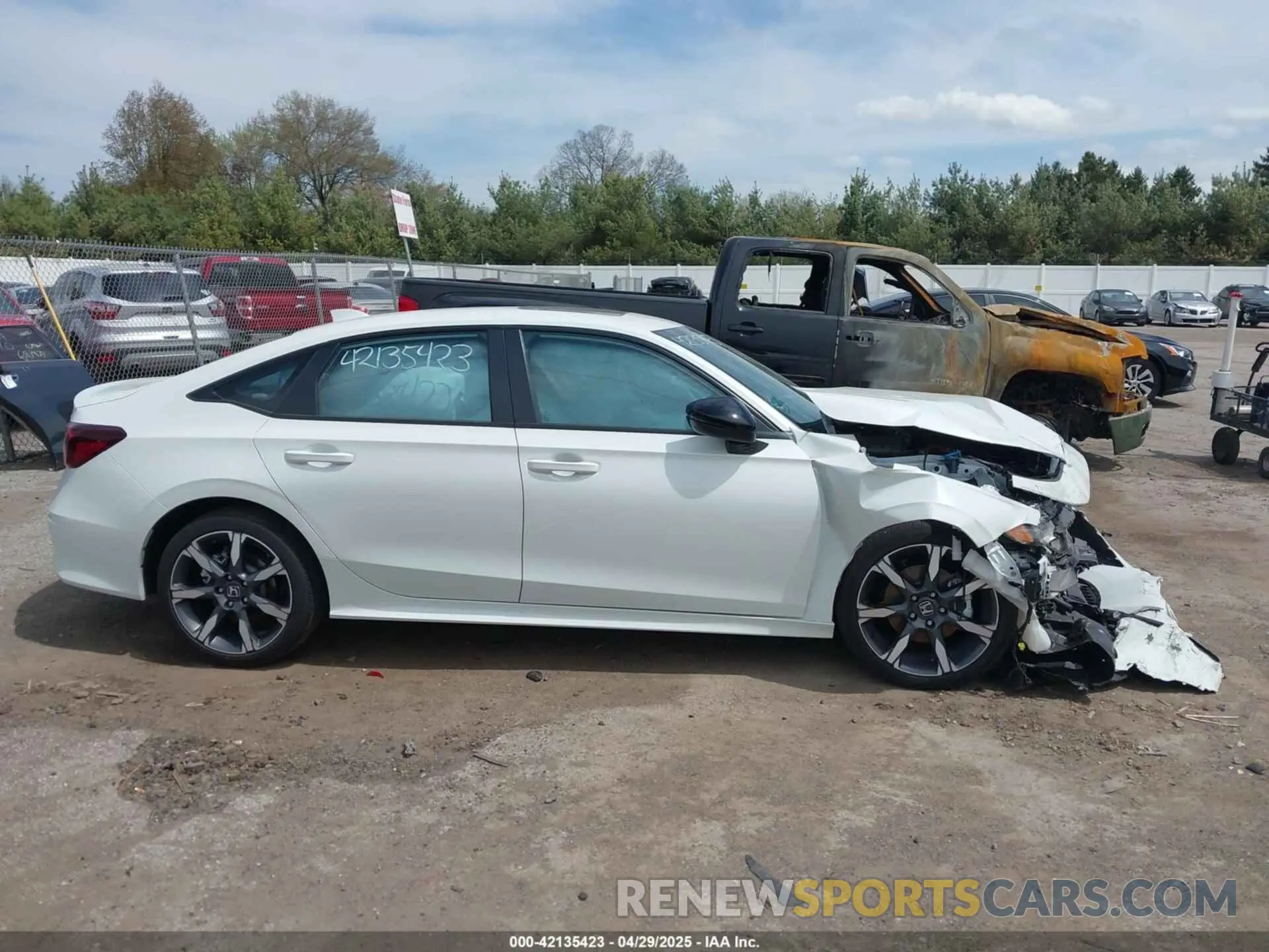 13 fotografías del automóvil dañado 2HGFE4F88SH318061 HONDA CIVIC  HYBRID 2025