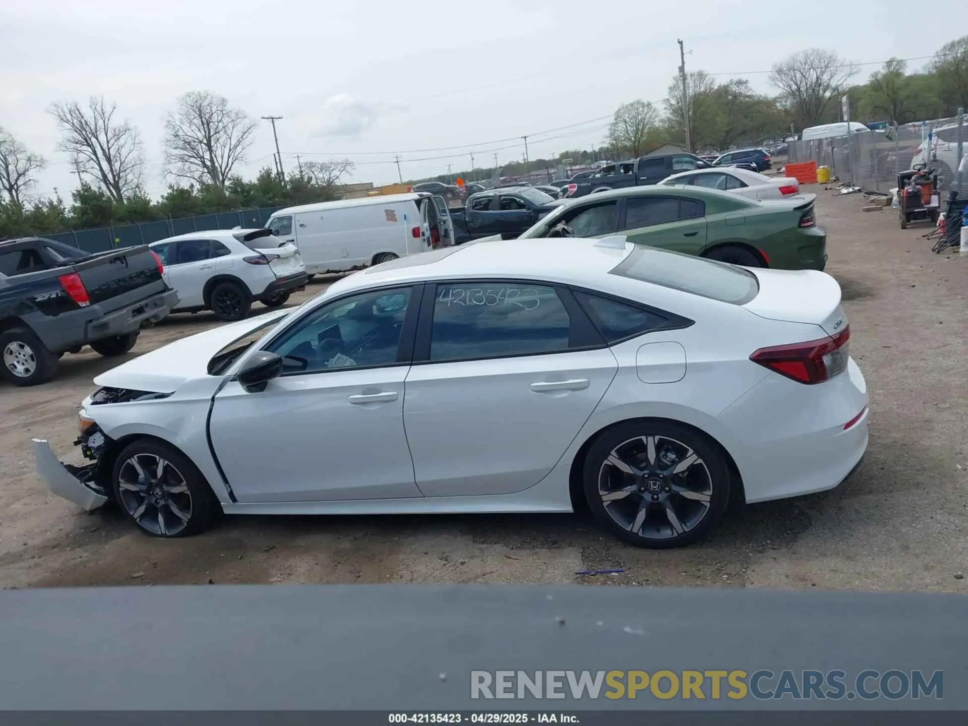 14 fotografías del automóvil dañado 2HGFE4F88SH318061 HONDA CIVIC  HYBRID 2025