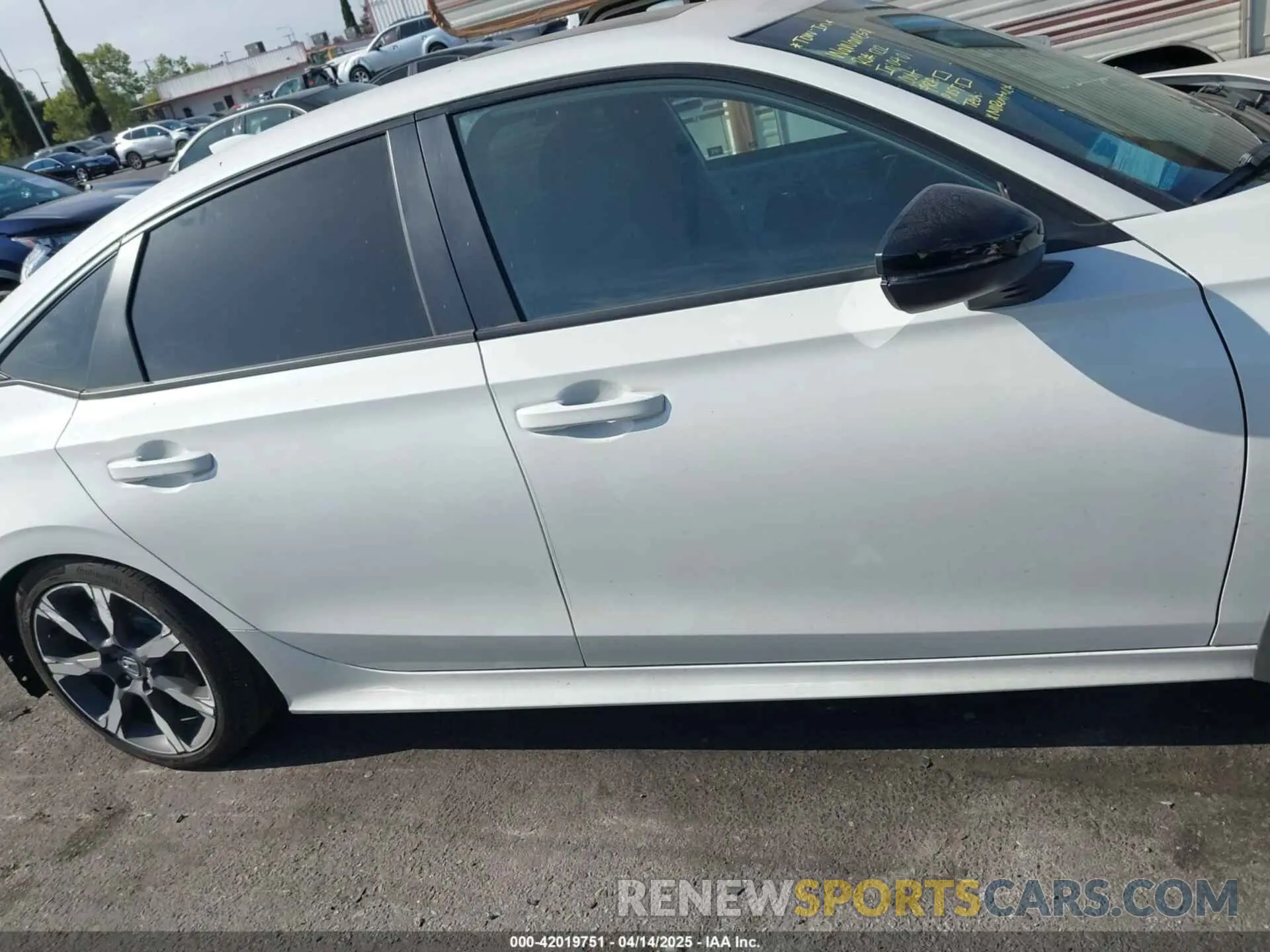 14 fotografías del automóvil dañado 2HGFE4F88SH318108 HONDA CIVIC  HYBRID 2025