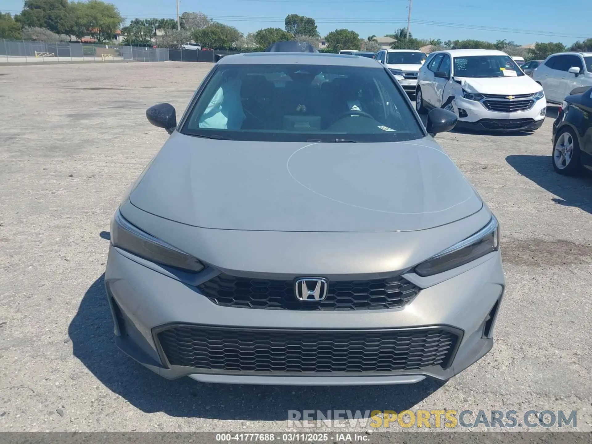 12 fotografías del automóvil dañado 2HGFE4F88SH323759 HONDA CIVIC  HYBRID 2025