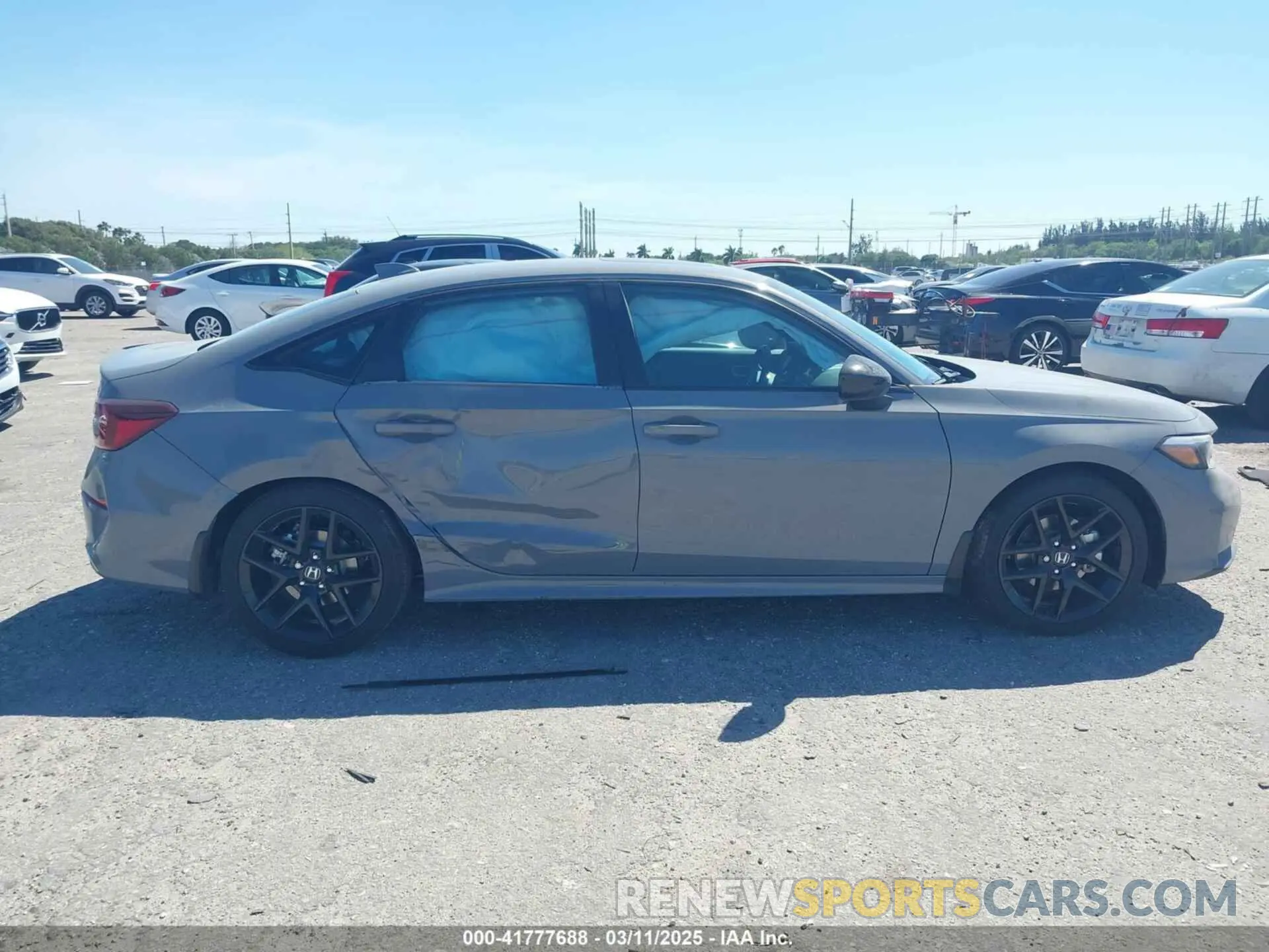 17 fotografías del automóvil dañado 2HGFE4F88SH323759 HONDA CIVIC  HYBRID 2025