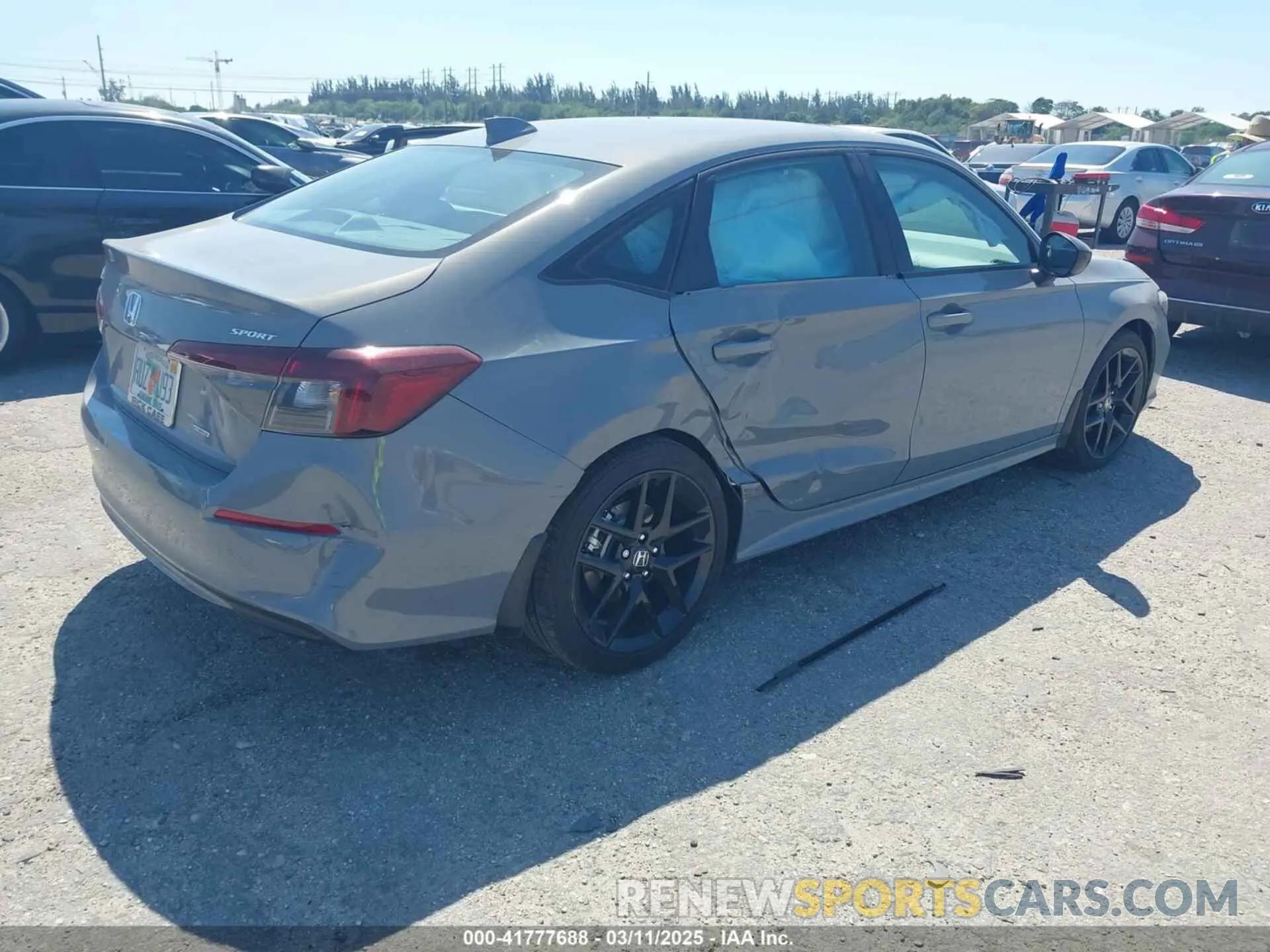 4 fotografías del automóvil dañado 2HGFE4F88SH323759 HONDA CIVIC  HYBRID 2025