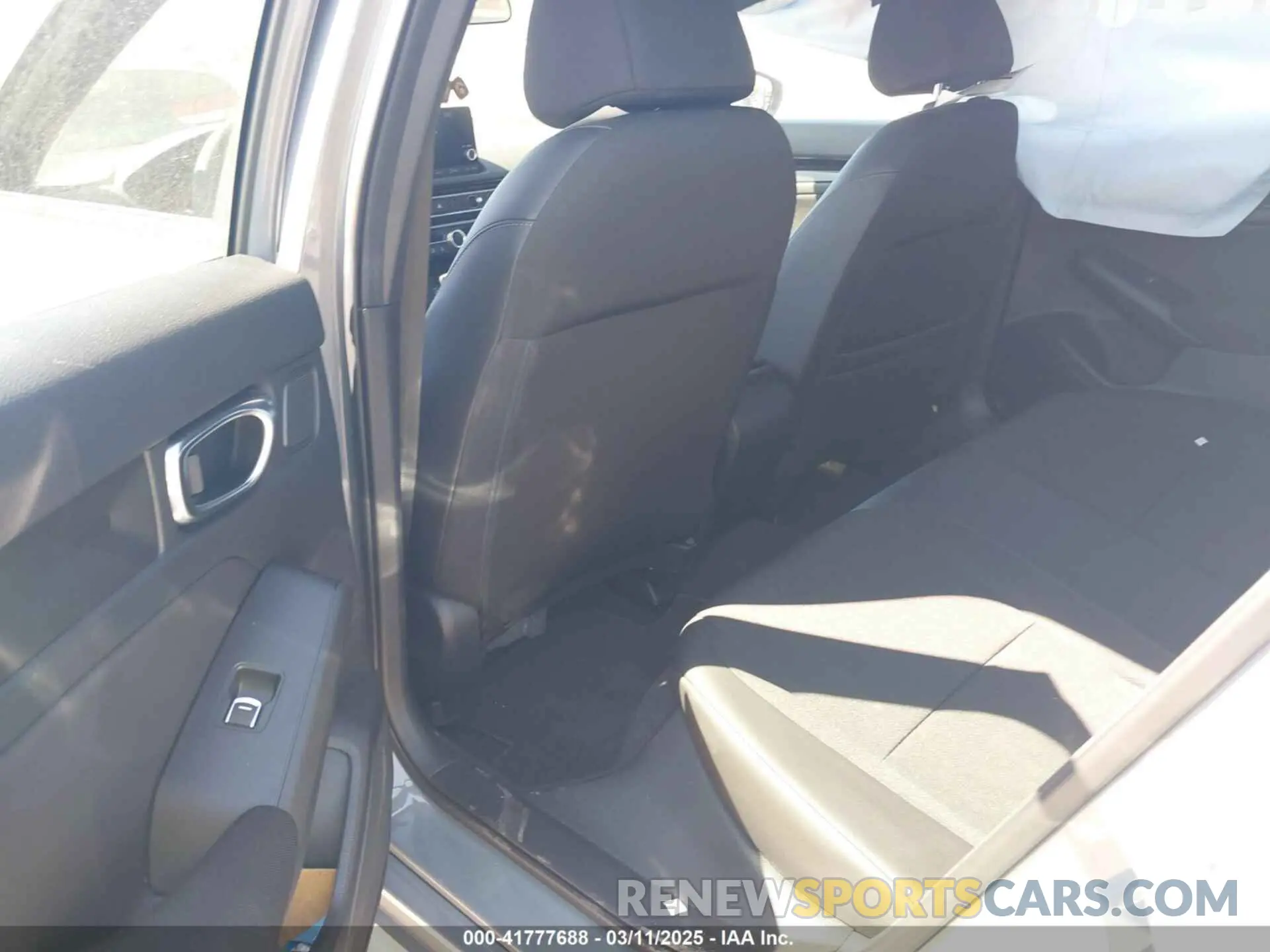 8 fotografías del automóvil dañado 2HGFE4F88SH323759 HONDA CIVIC  HYBRID 2025