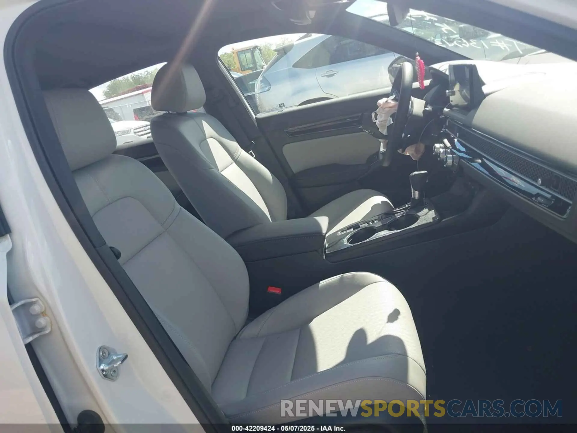 5 fotografías del automóvil dañado 2HGFE4F89SH323625 HONDA CIVIC HYBRID 2025