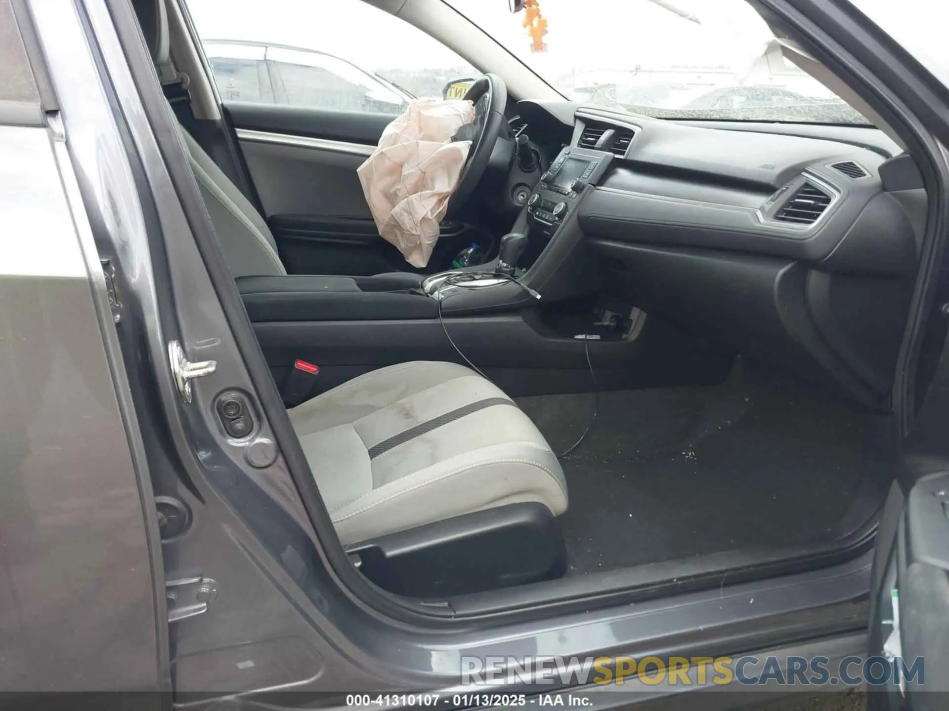 5 fotografías del automóvil dañado 2HGFC2F63LH543417 HONDA CIVIC SEDAN 2020