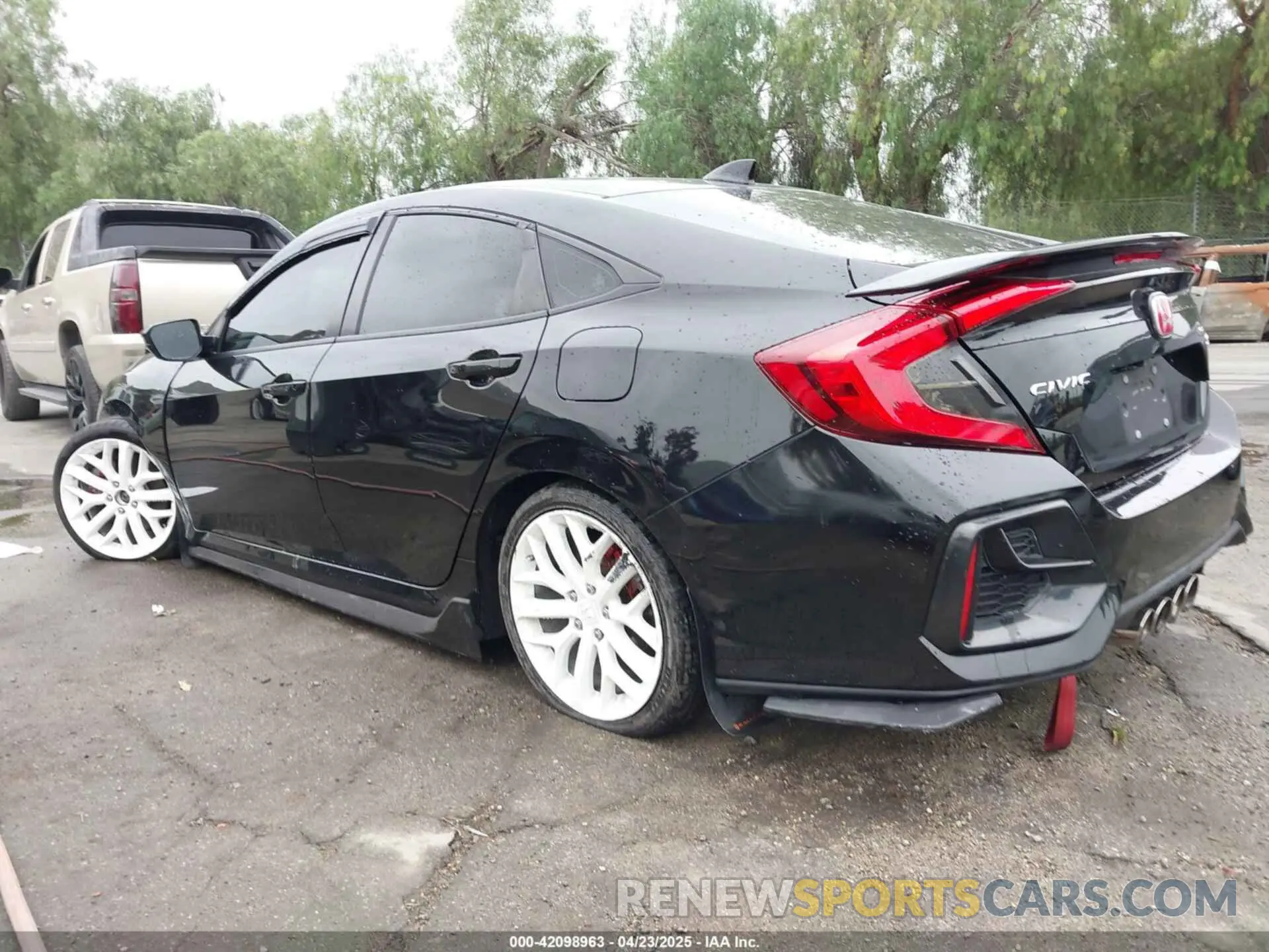 3 fotografías del automóvil dañado 2HGFC1E57LH700272 HONDA CIVIC SI 2020