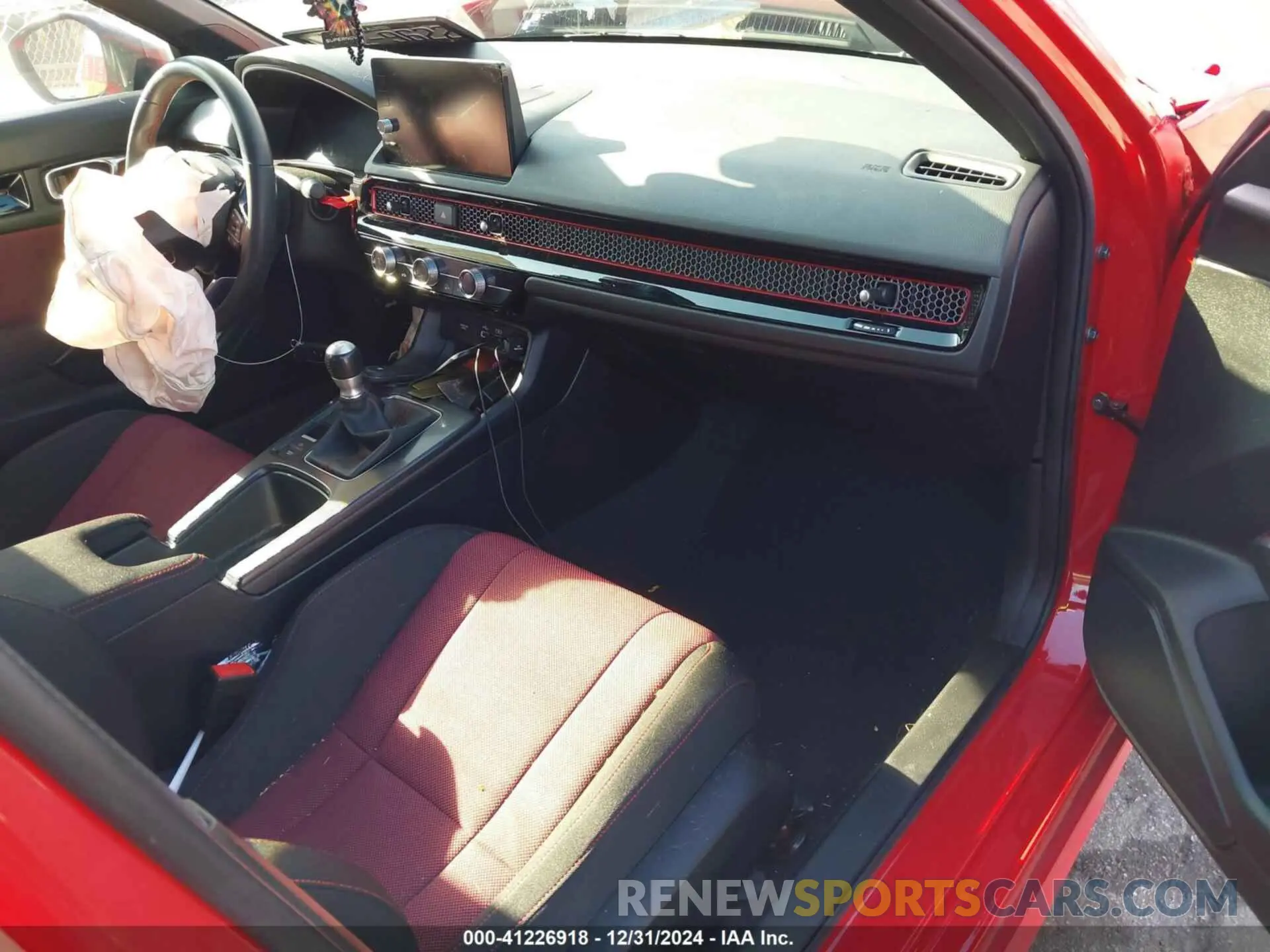 5 fotografías del automóvil dañado 2HGFE1E56RH475619 HONDA CIVIC SI 2024