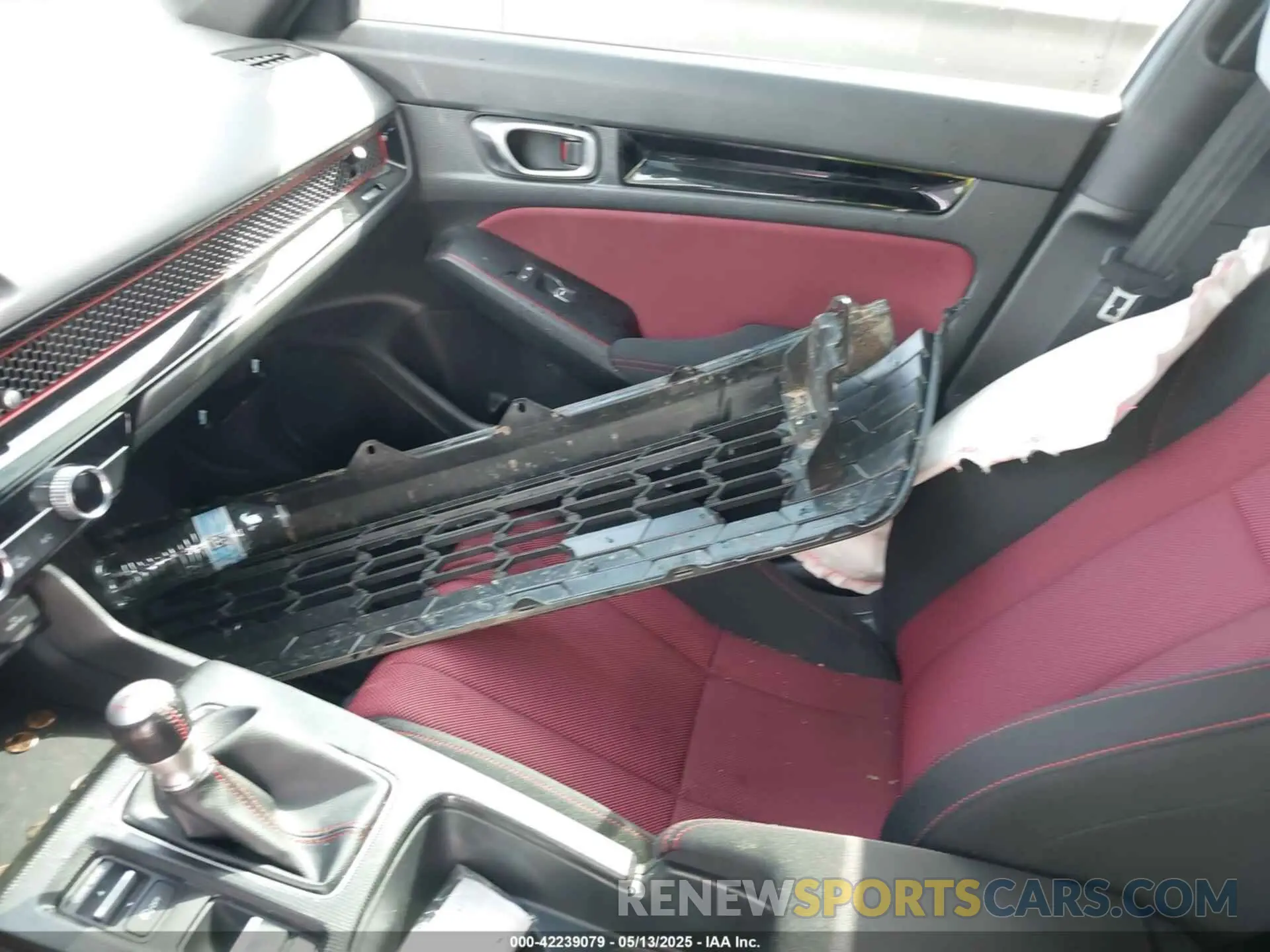 12 fotografías del automóvil dañado 2HGFE1E58RH473273 HONDA CIVIC SI 2024
