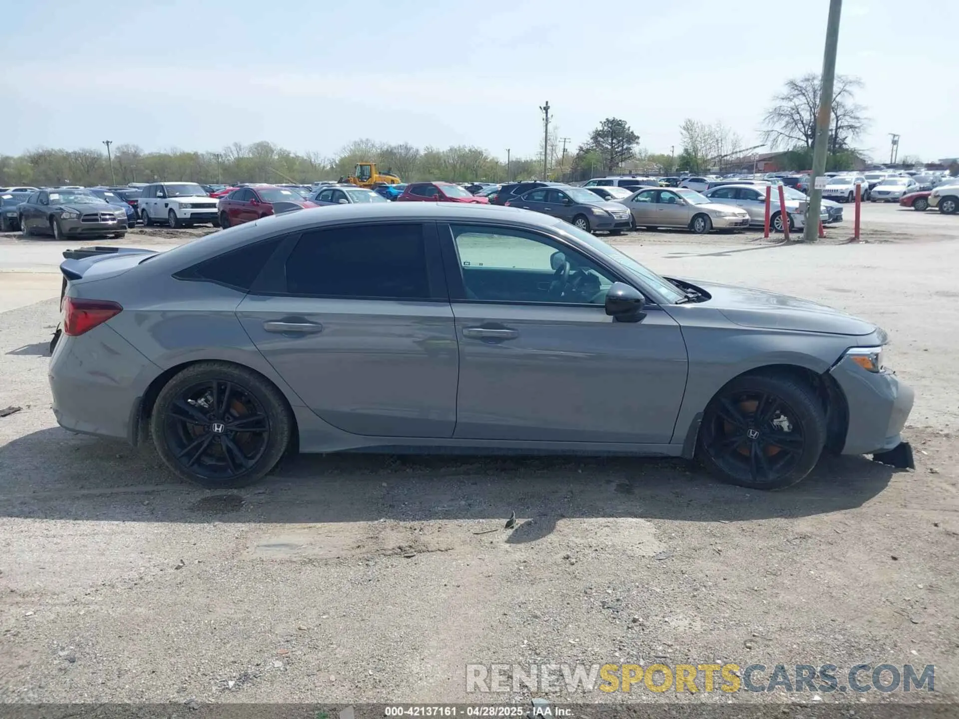 13 fotografías del automóvil dañado 2HGFE1E51SH471371 HONDA CIVIC SI 2025