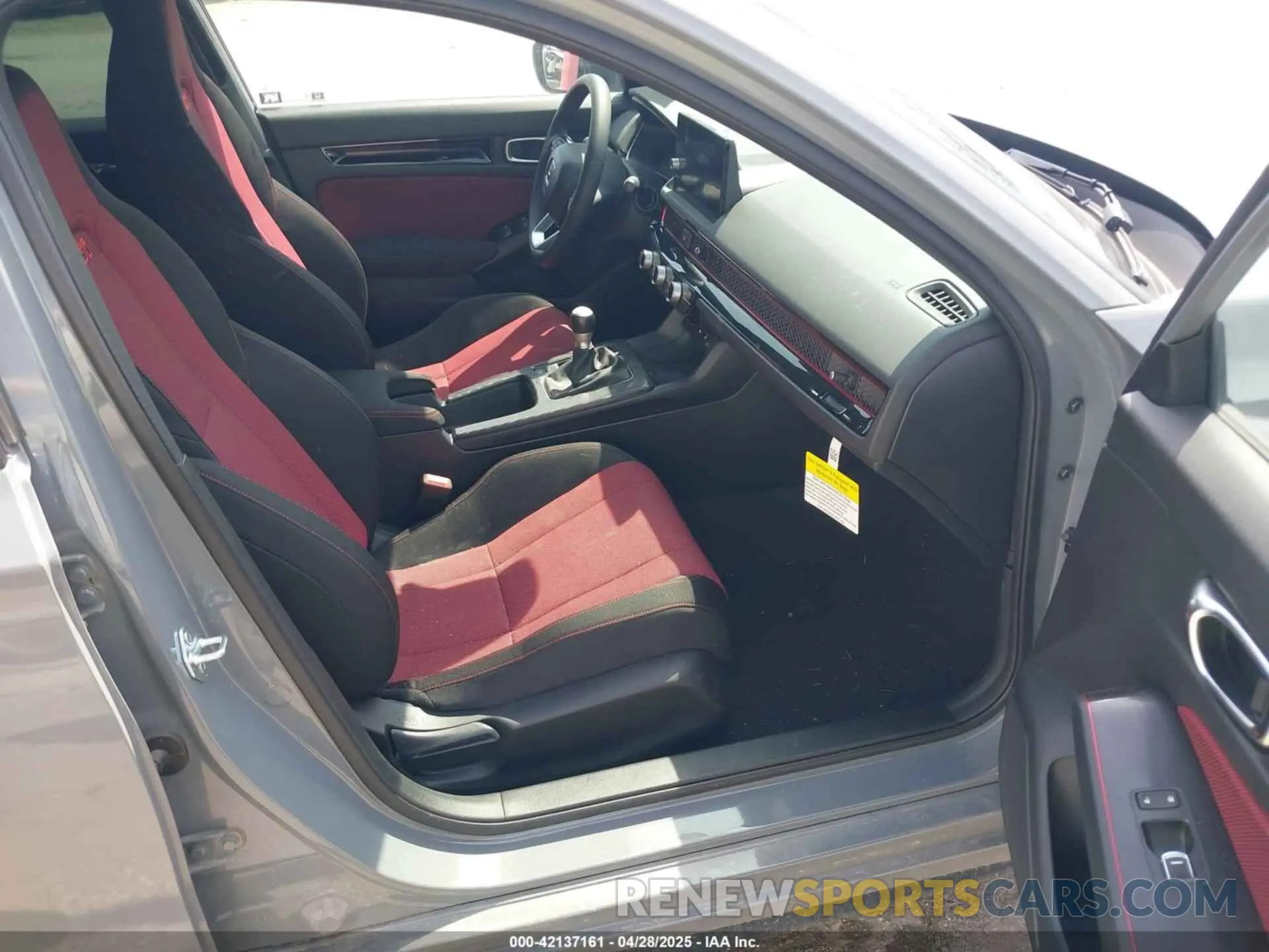 5 fotografías del automóvil dañado 2HGFE1E51SH471371 HONDA CIVIC SI 2025