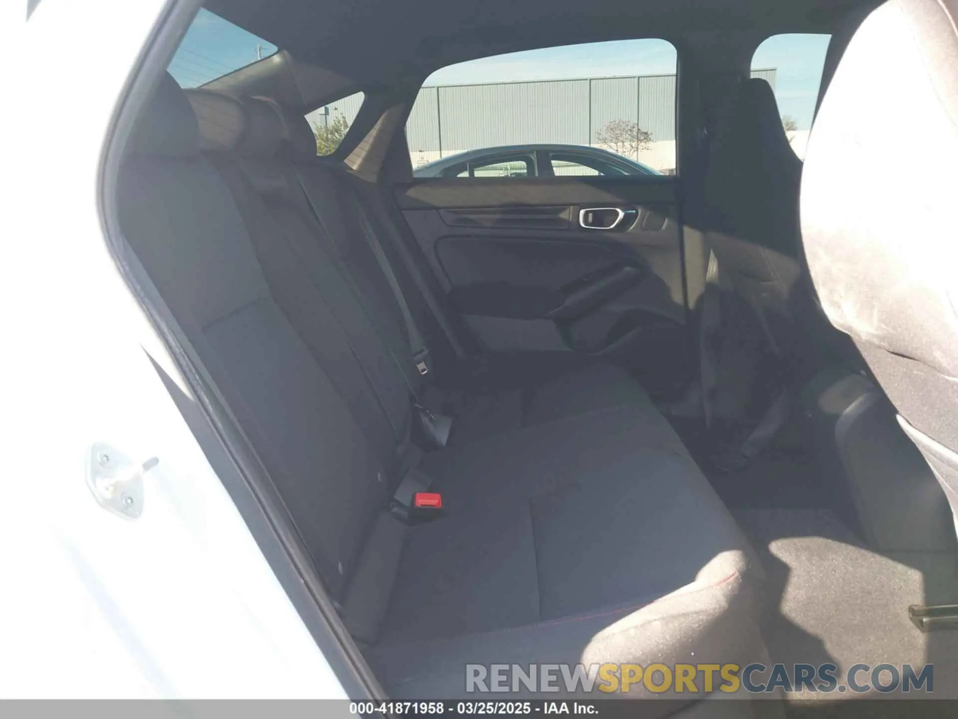 8 fotografías del automóvil dañado 2HGFE1E54SH470828 HONDA CIVIC SI 2025