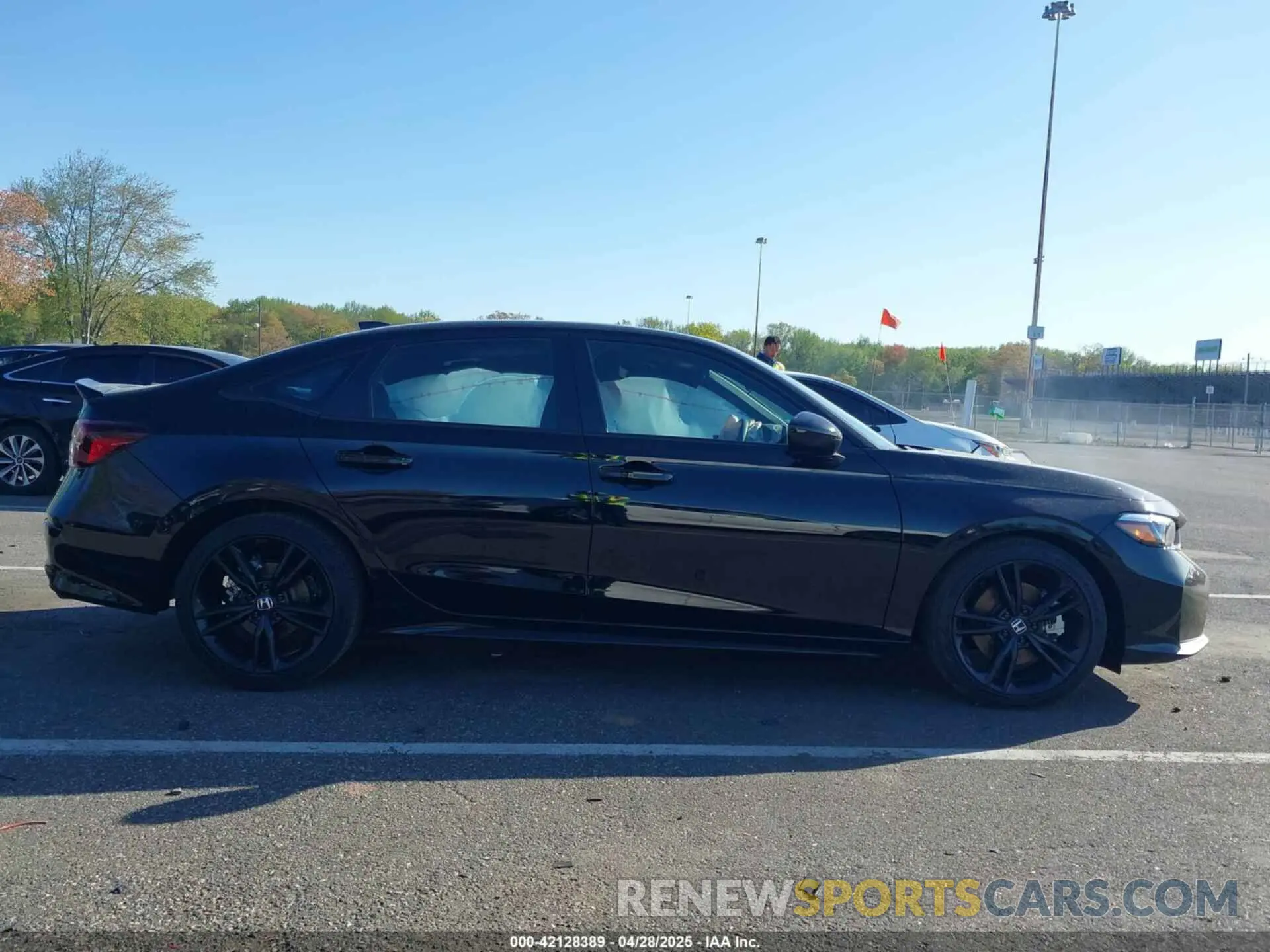 13 fotografías del automóvil dañado 2HGFE1E57SH472900 HONDA CIVIC SI 2025