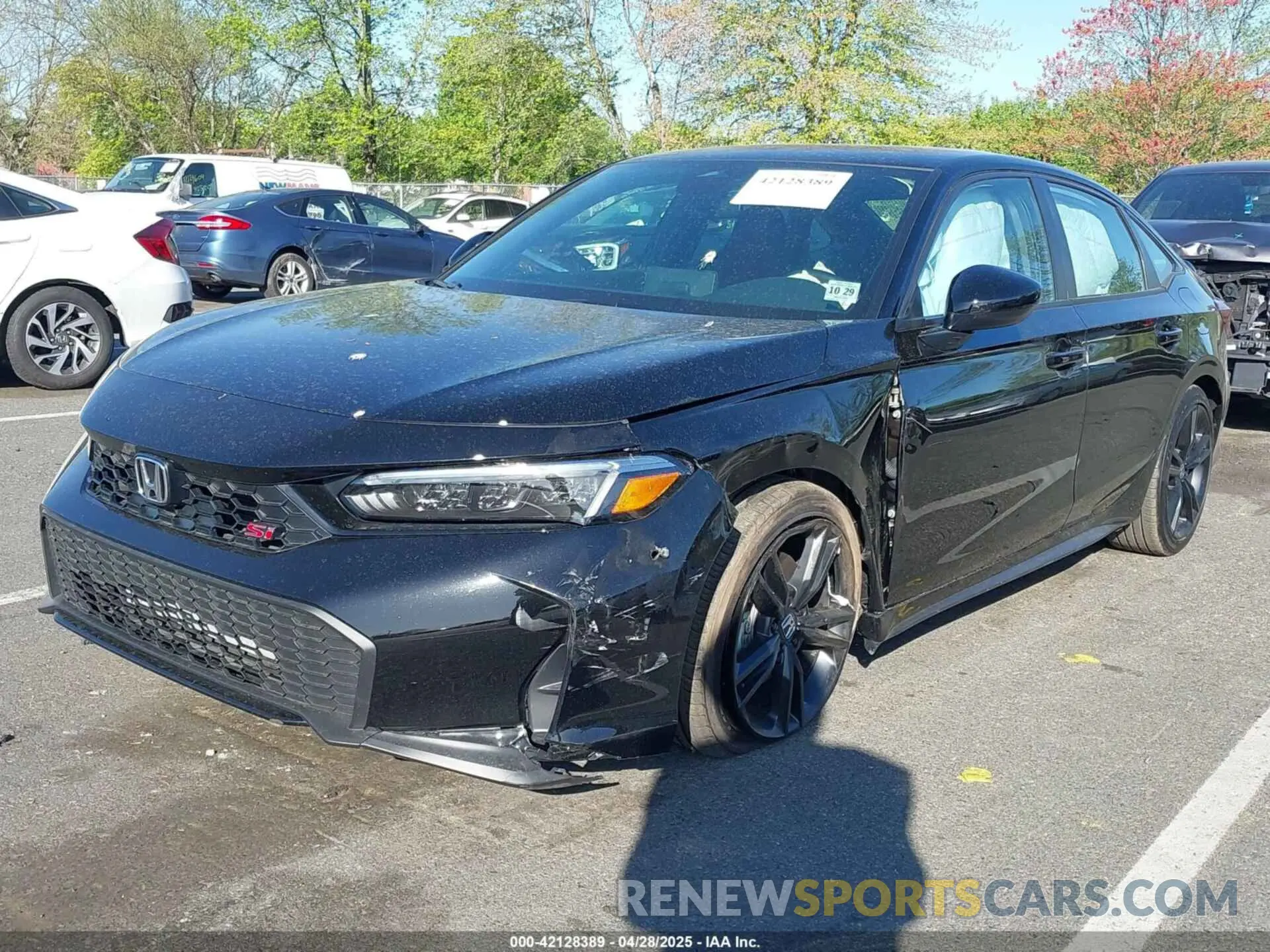 2 fotografías del automóvil dañado 2HGFE1E57SH472900 HONDA CIVIC SI 2025