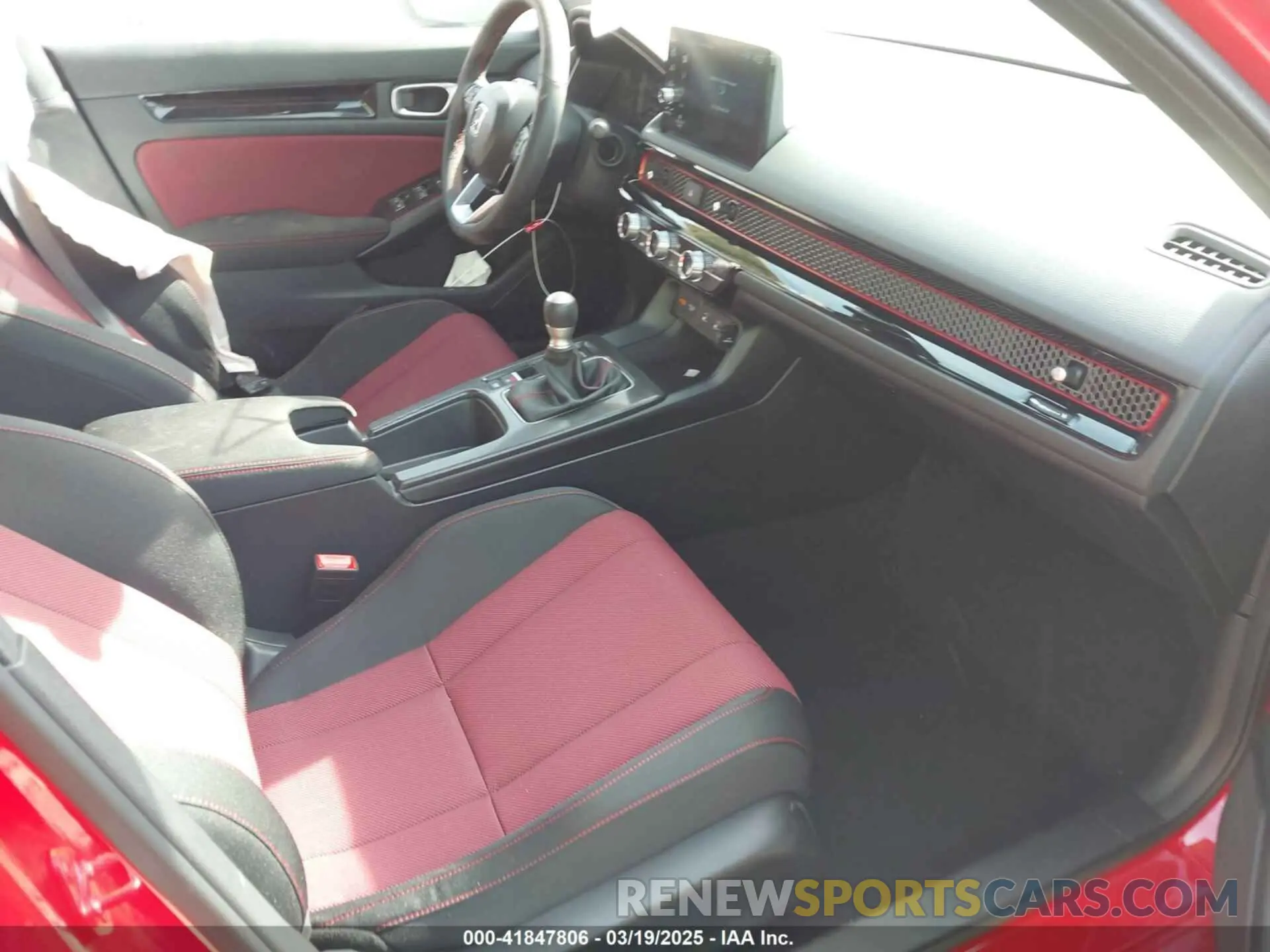 5 fotografías del automóvil dañado 2HGFE1E57SH474212 HONDA CIVIC SI 2025
