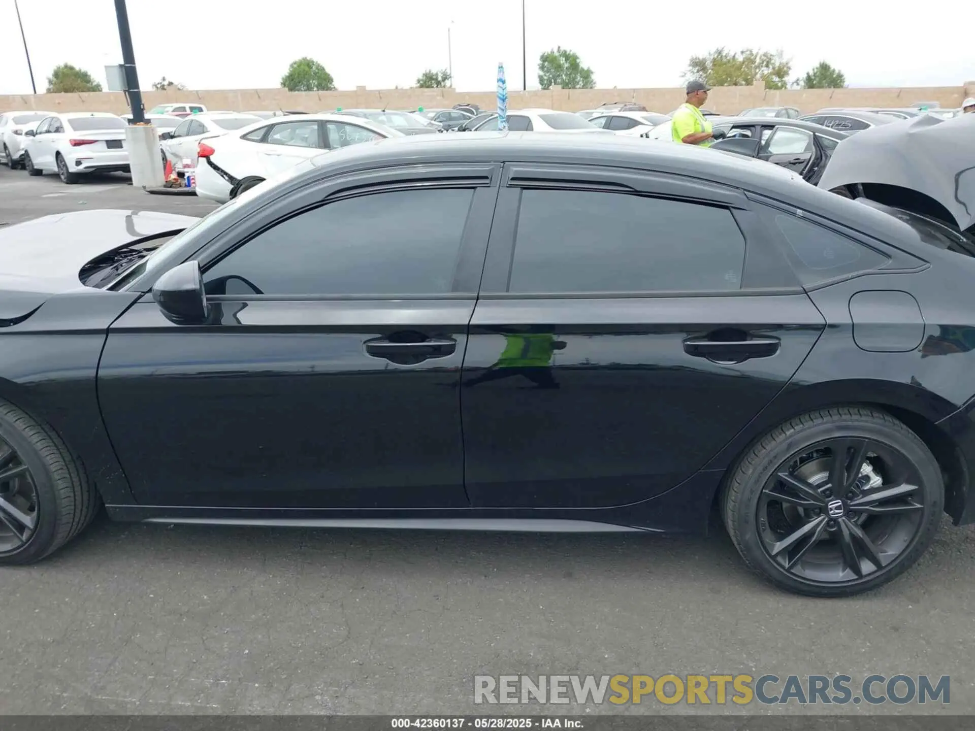 14 fotografías del automóvil dañado 2HGFE1E57SH475215 HONDA CIVIC SI 2025