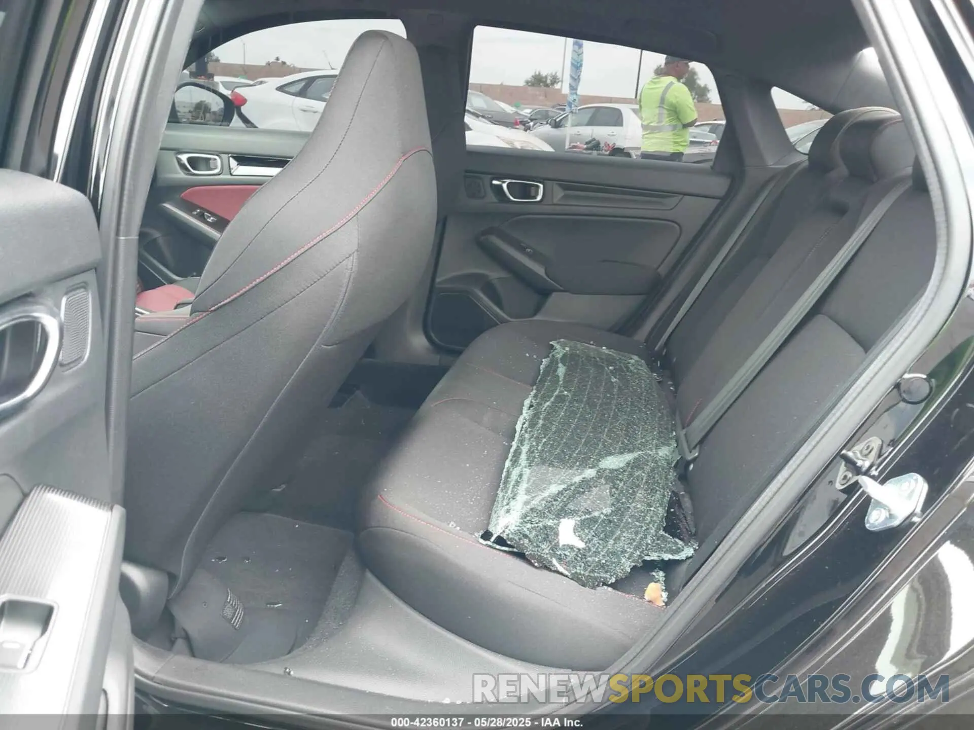 8 fotografías del automóvil dañado 2HGFE1E57SH475215 HONDA CIVIC SI 2025