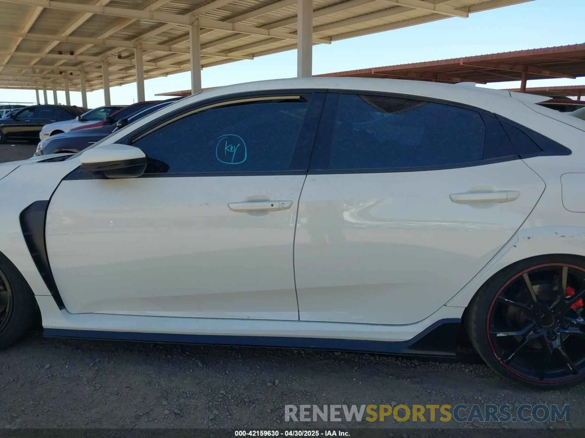 14 fotografías del automóvil dañado SHHFK8G76KU205704 HONDA CIVIC TYPE R 2019