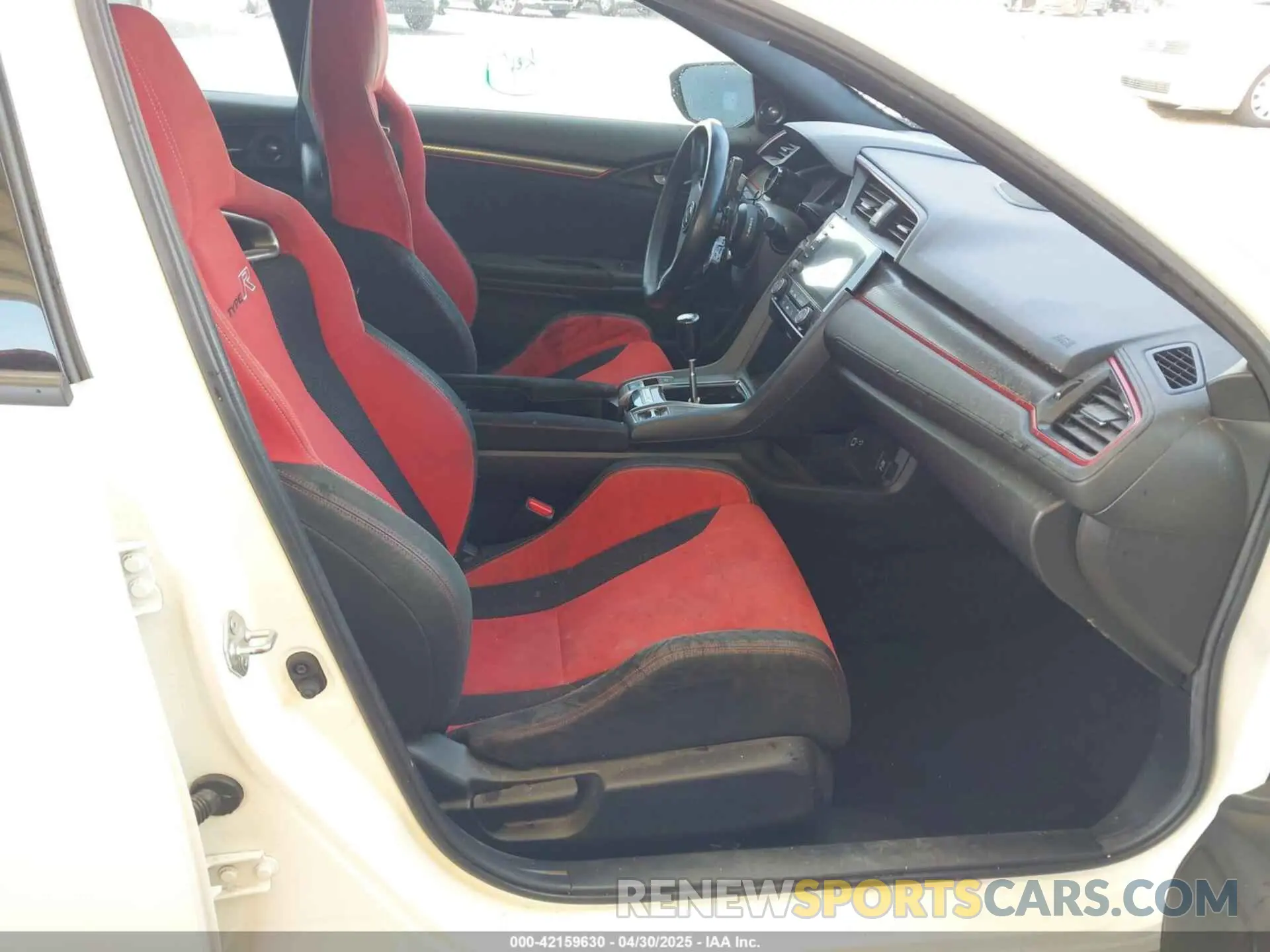 5 fotografías del automóvil dañado SHHFK8G76KU205704 HONDA CIVIC TYPE R 2019