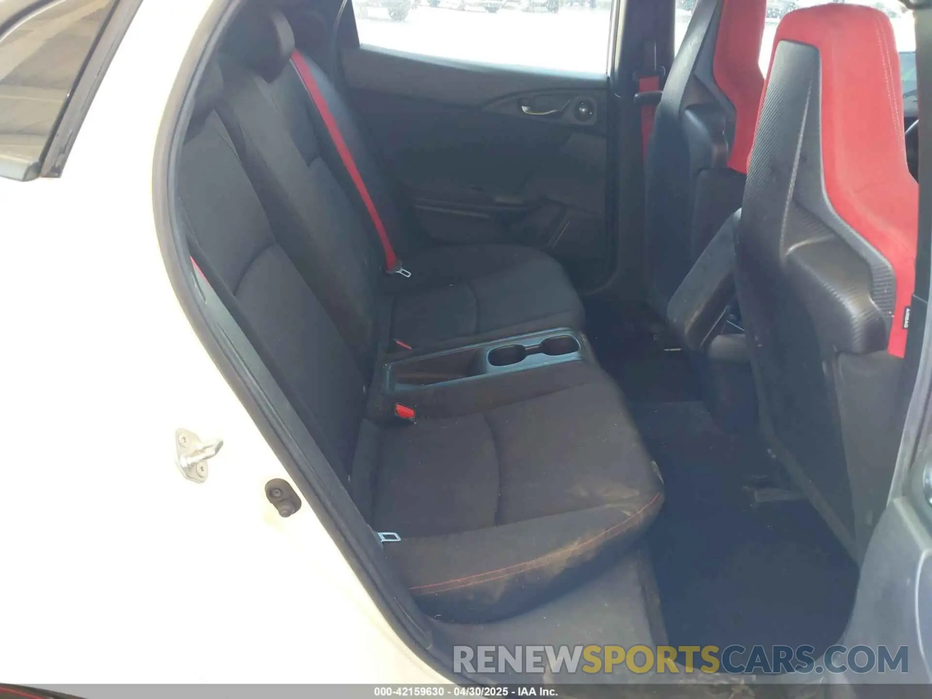8 fotografías del automóvil dañado SHHFK8G76KU205704 HONDA CIVIC TYPE R 2019
