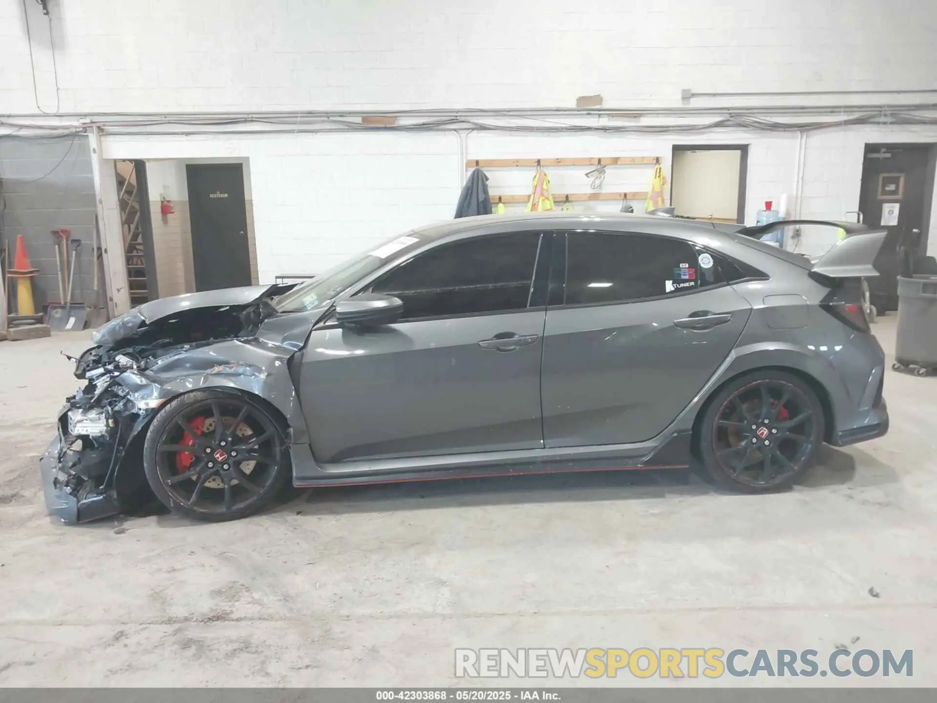 14 fotografías del automóvil dañado SHHFK8G79KU202943 HONDA CIVIC TYPE R 2019