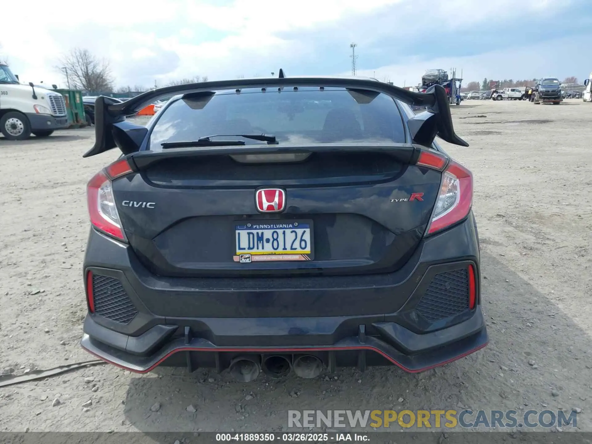15 fotografías del automóvil dañado SHHFK8G7XKU202773 HONDA CIVIC TYPE R 2019