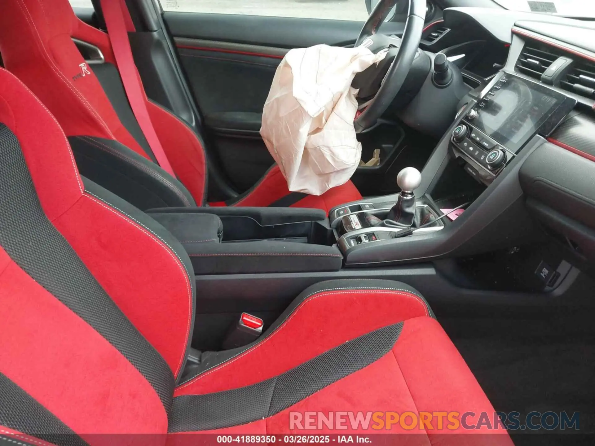 5 fotografías del automóvil dañado SHHFK8G7XKU202773 HONDA CIVIC TYPE R 2019
