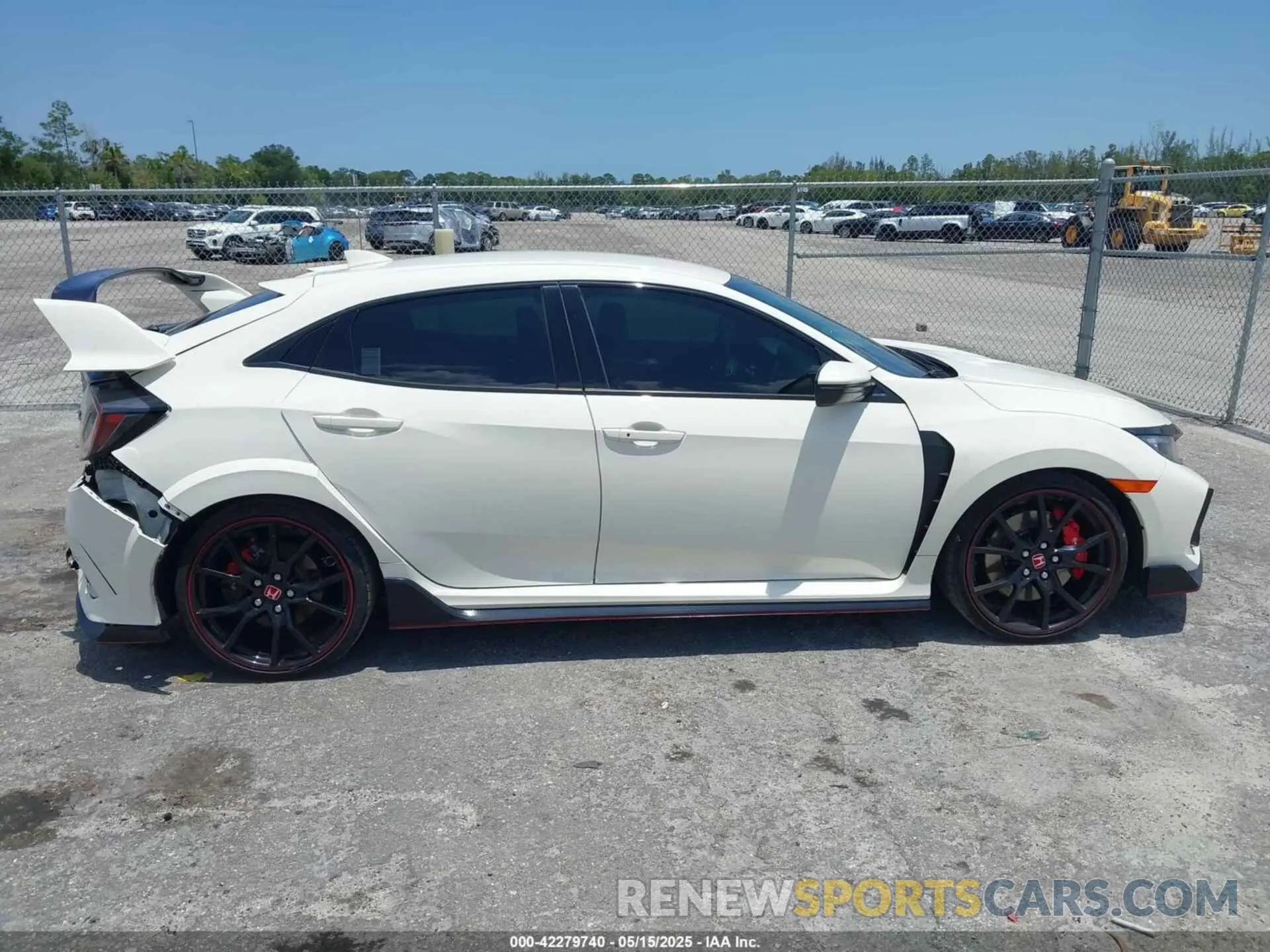 14 fotografías del automóvil dañado SHHFK8G71LU200590 HONDA CIVIC TYPE R 2020
