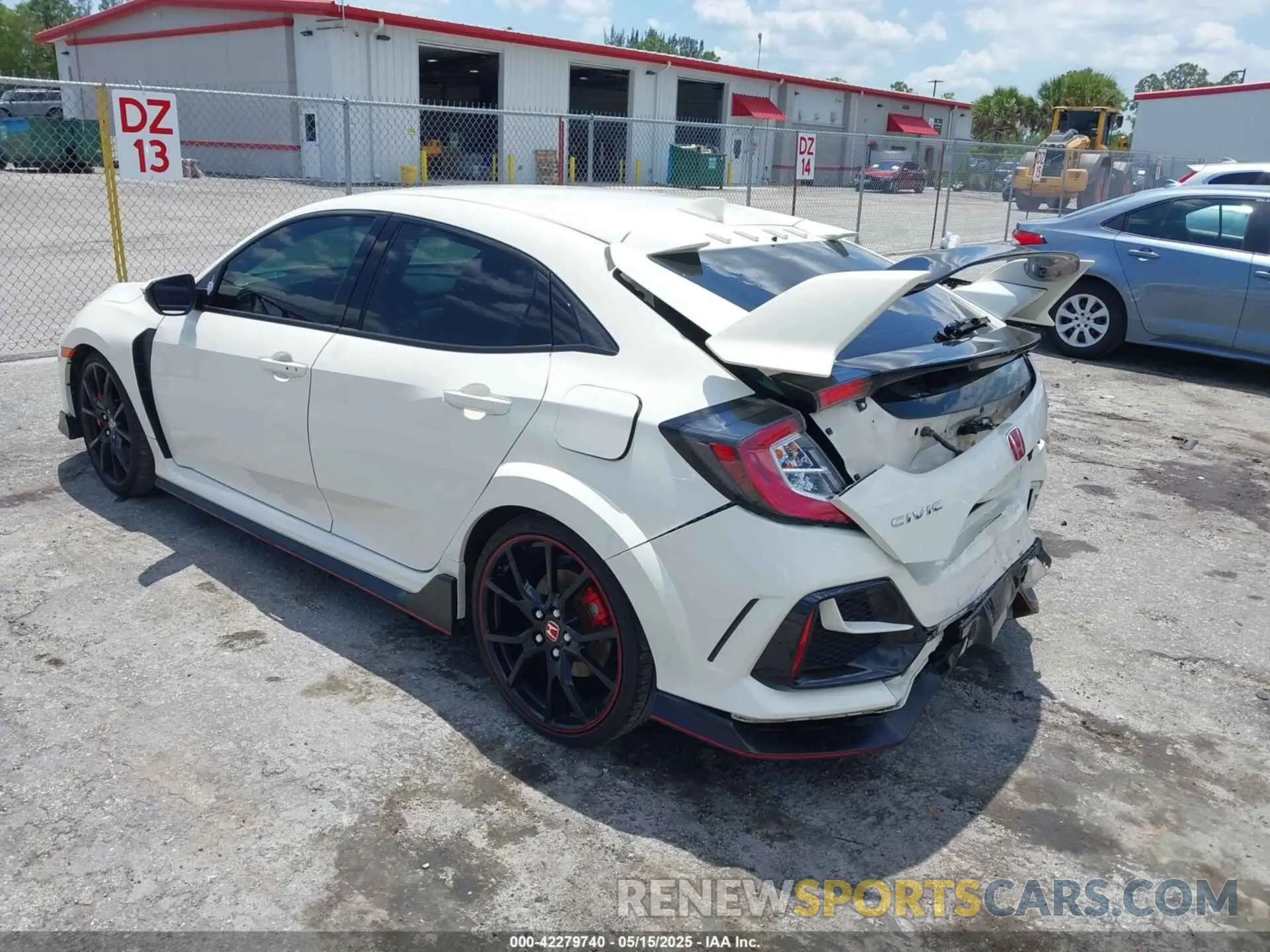 3 fotografías del automóvil dañado SHHFK8G71LU200590 HONDA CIVIC TYPE R 2020