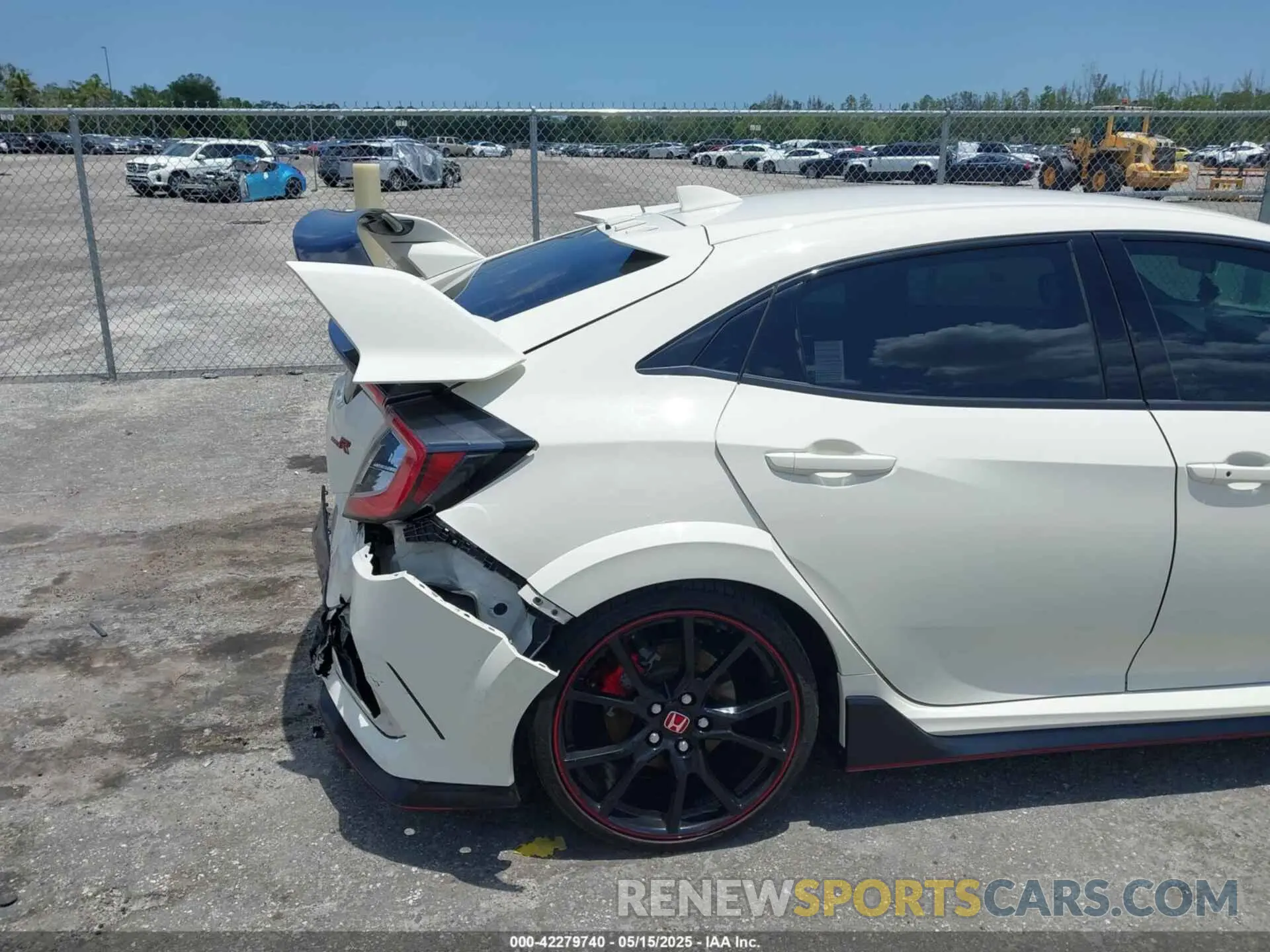 6 fotografías del automóvil dañado SHHFK8G71LU200590 HONDA CIVIC TYPE R 2020