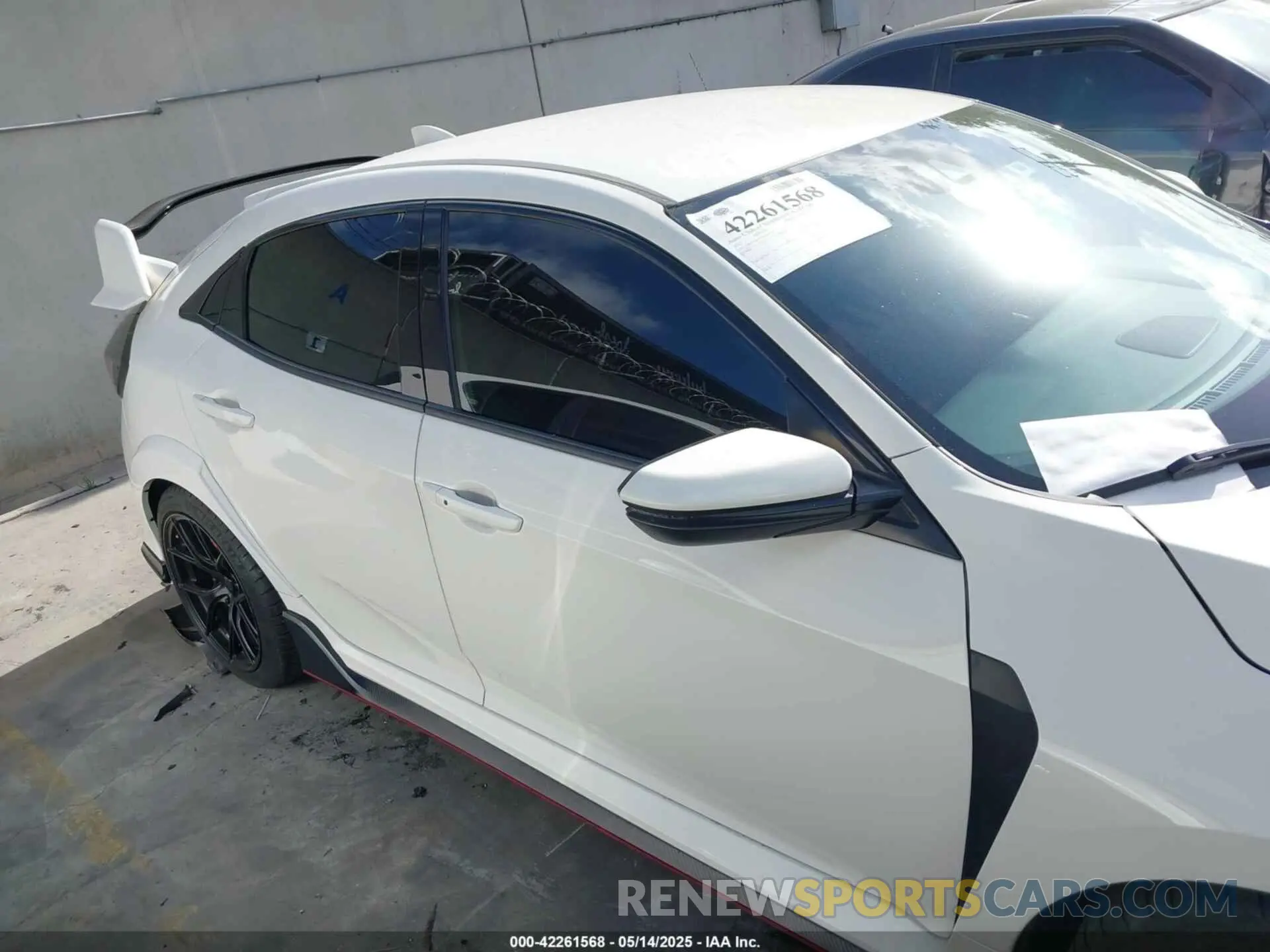 14 fotografías del automóvil dañado SHHFK8G75MU201985 HONDA CIVIC TYPE R 2021