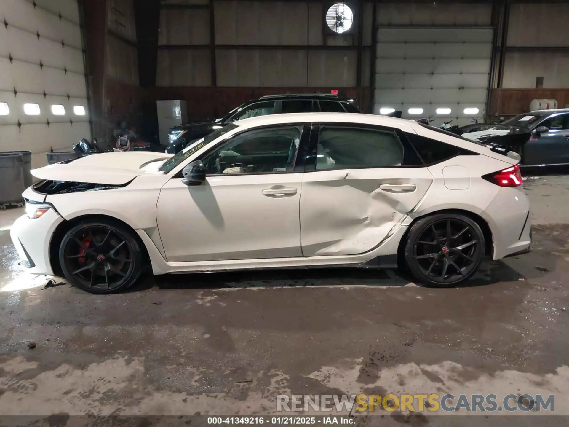 14 fotografías del automóvil dañado JHMFL5G40RX003751 HONDA CIVIC TYPE R 2024
