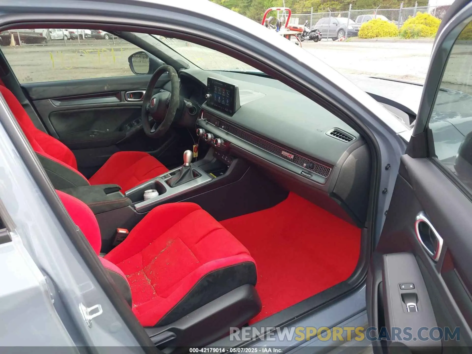5 fotografías del automóvil dañado JHMFL5G46SX000696 HONDA CIVIC TYPE R 2025