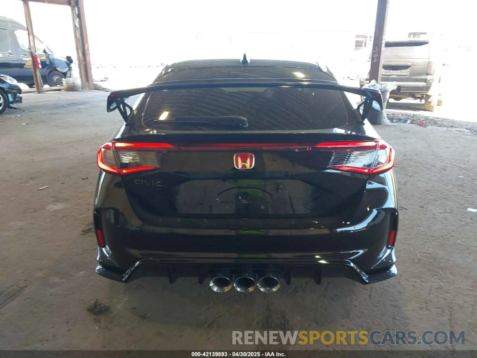 17 fotografías del automóvil dañado JHMFL5G4XSX001561 HONDA CIVIC TYPE R 2025