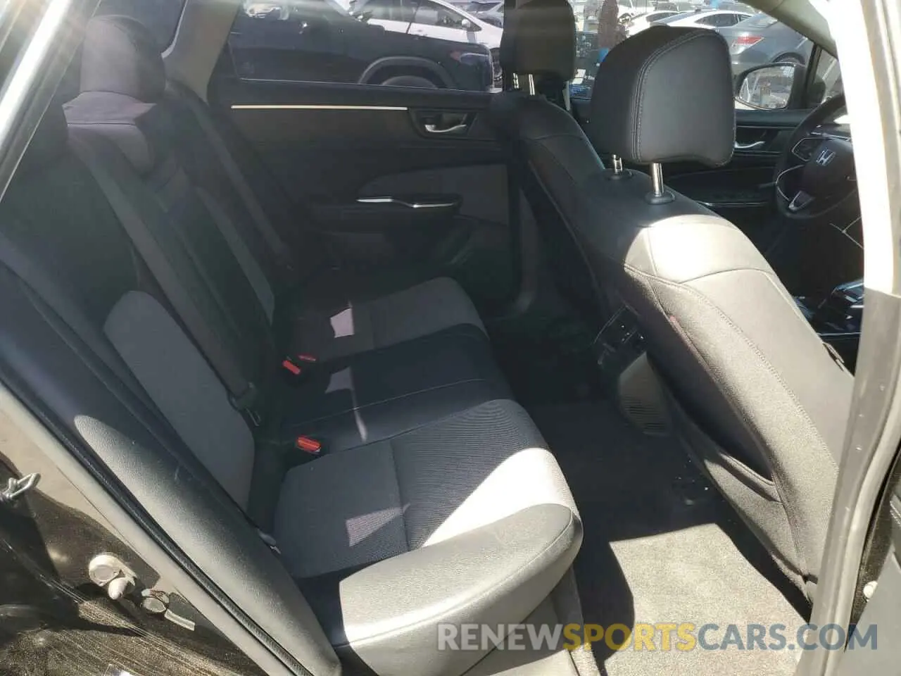 10 fotografías del automóvil dañado JHMZC5F18KC002672 HONDA CLARITY 2019