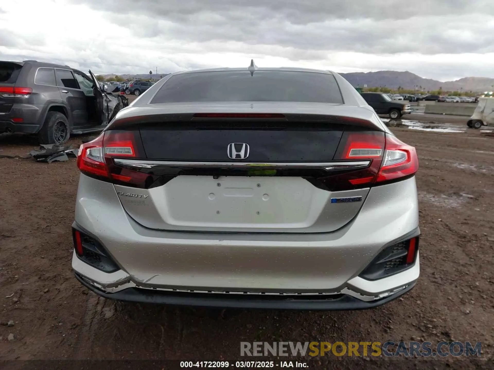 15 fotografías del automóvil dañado JHMZC5F17KC000007 HONDA CLARITY PLUG-IN HYBRID 2019