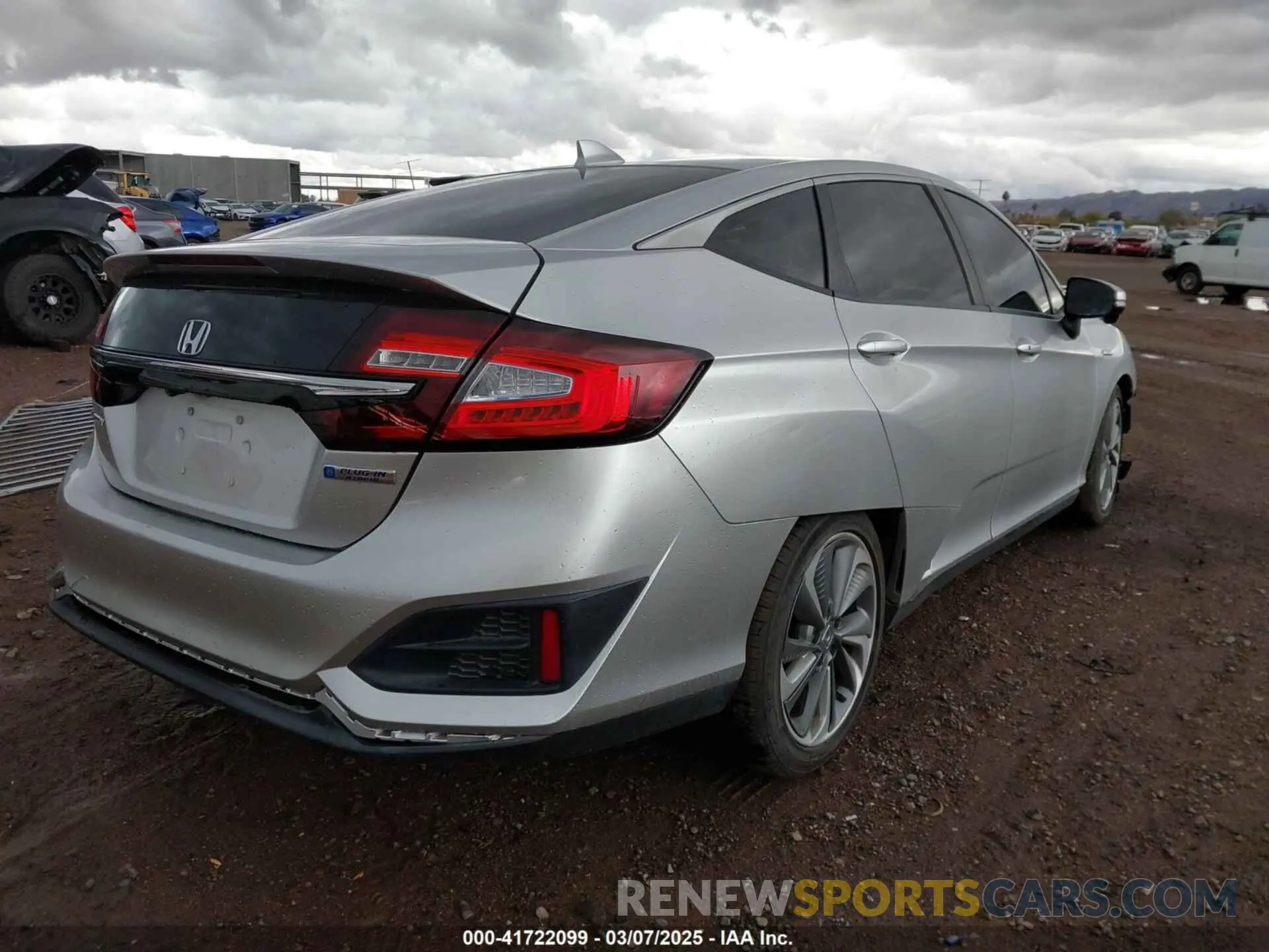 4 fotografías del automóvil dañado JHMZC5F17KC000007 HONDA CLARITY PLUG-IN HYBRID 2019