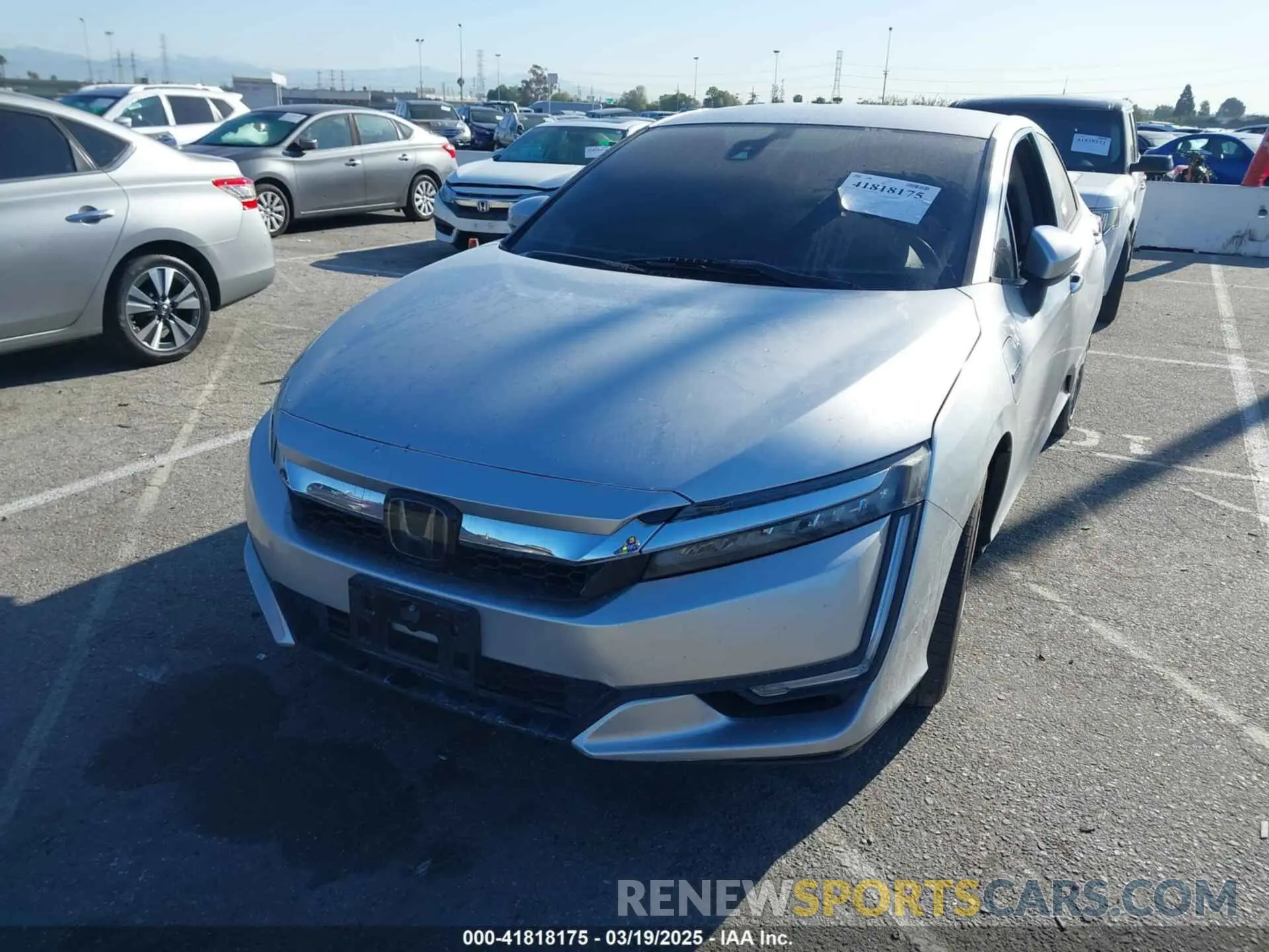 2 fotografías del automóvil dañado JHMZC5F38KC003399 HONDA CLARITY PLUG-IN HYBRID 2019