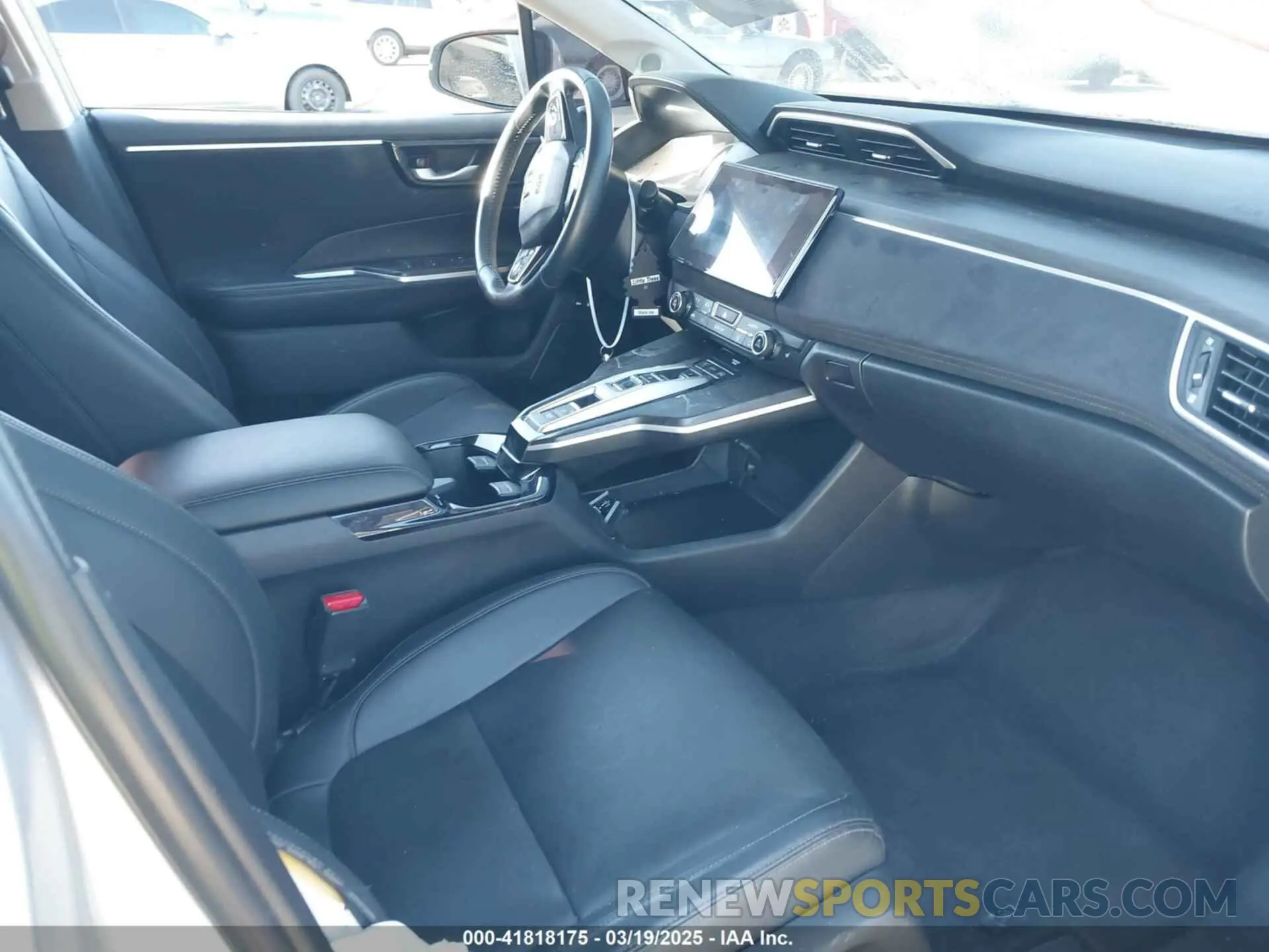 5 fotografías del automóvil dañado JHMZC5F38KC003399 HONDA CLARITY PLUG-IN HYBRID 2019