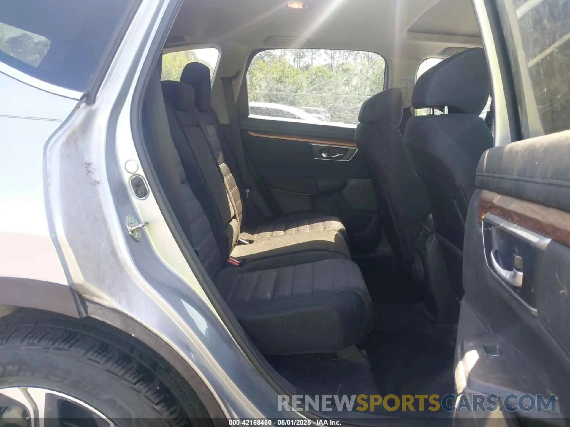 8 fotografías del automóvil dañado 2HKRW1H55KH515531 HONDA CR-V 2019