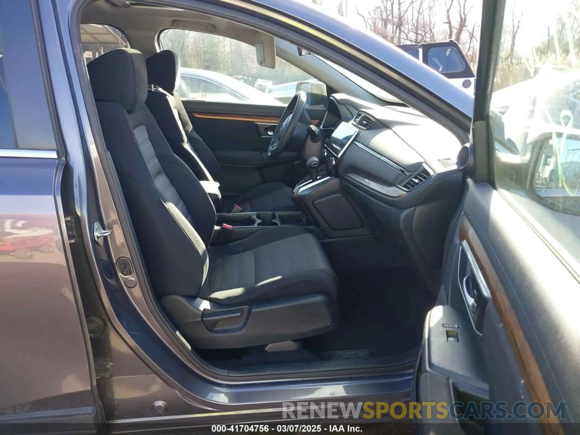 5 fotografías del automóvil dañado 2HKRW2H50KH637316 HONDA CR-V 2019