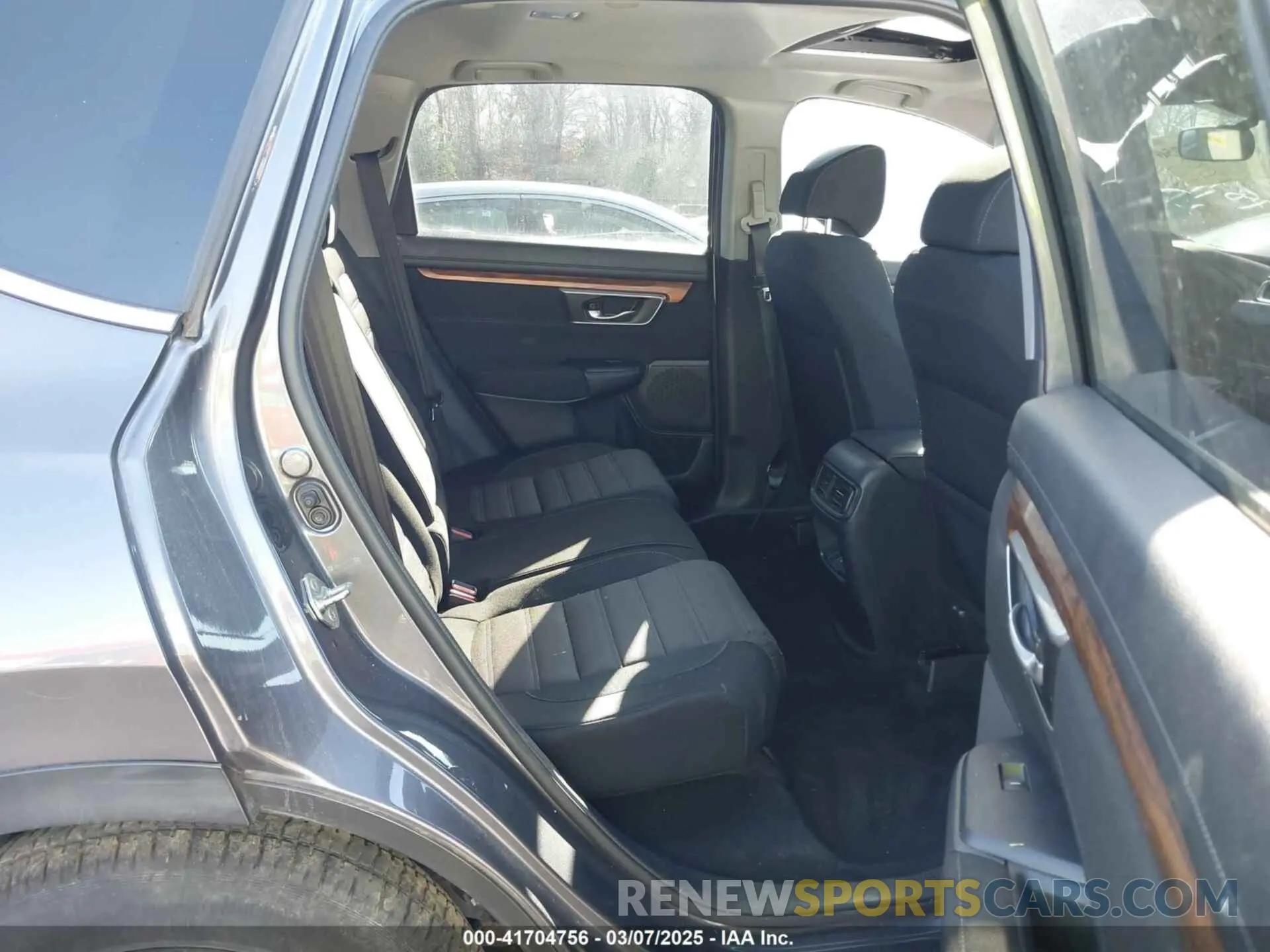 8 fotografías del automóvil dañado 2HKRW2H50KH637316 HONDA CR-V 2019