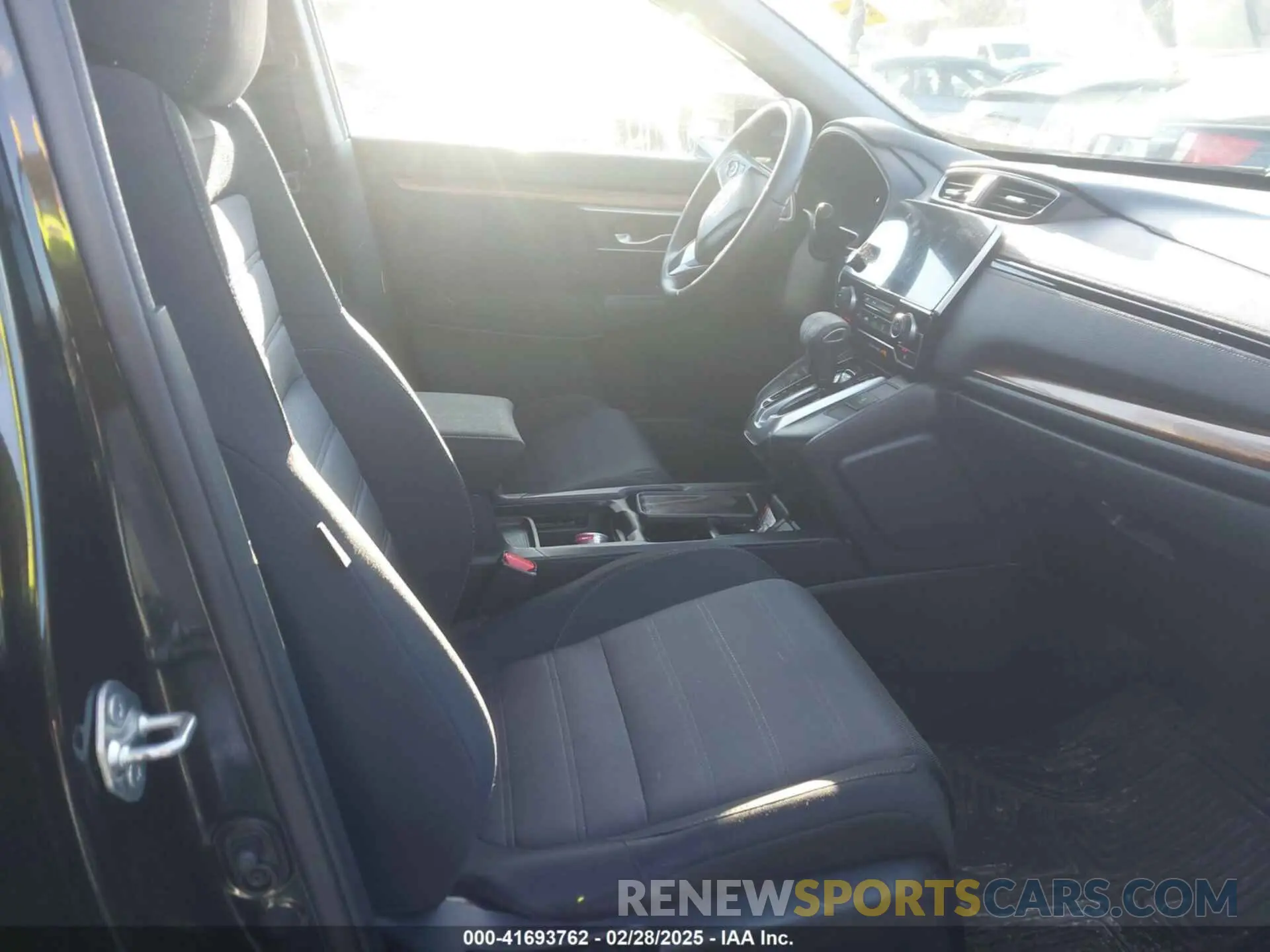 5 fotografías del automóvil dañado 2HKRW2H50KH646663 HONDA CR-V 2019