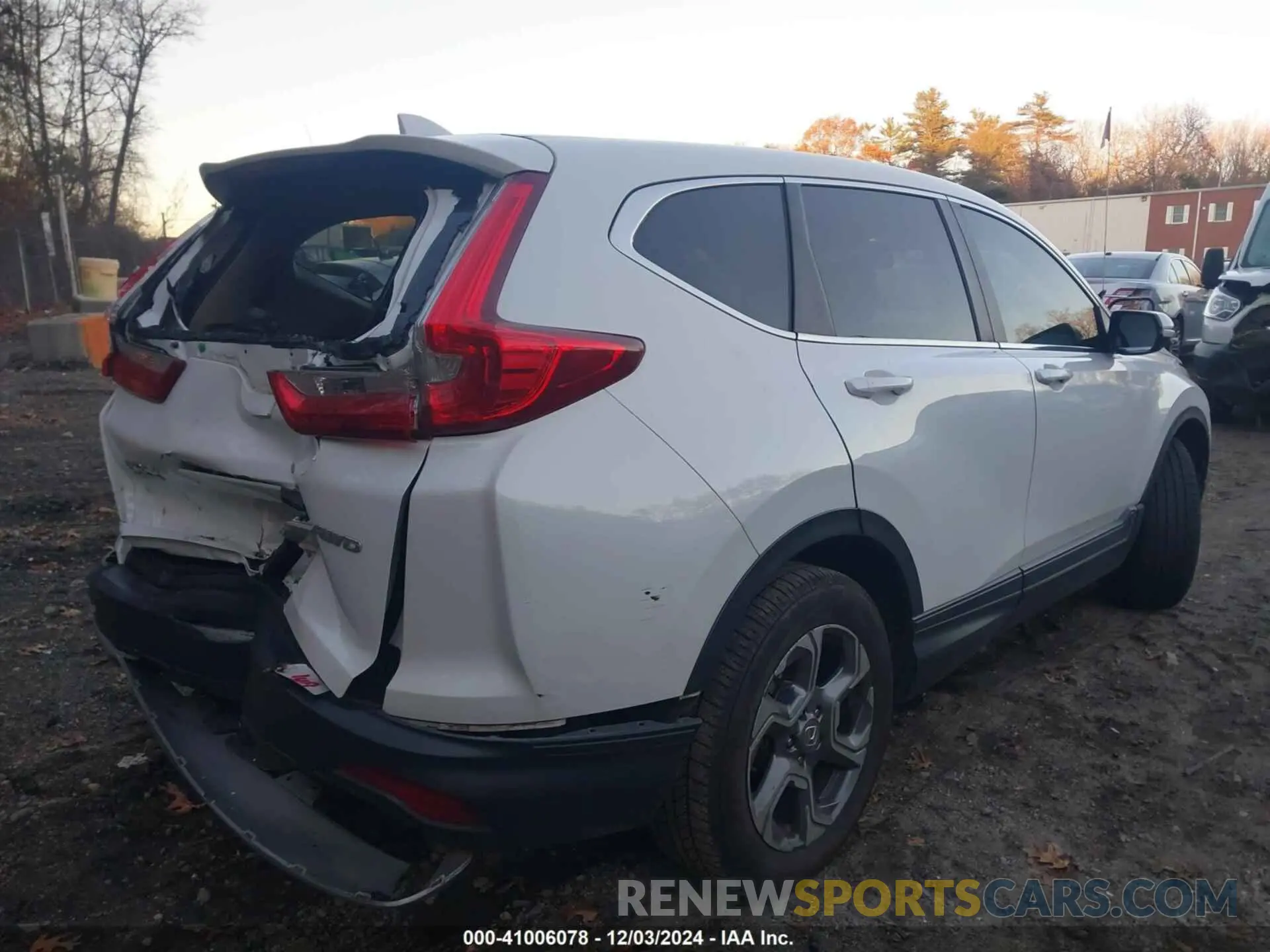 4 fotografías del automóvil dañado 2HKRW2H55KH648246 HONDA CR-V 2019